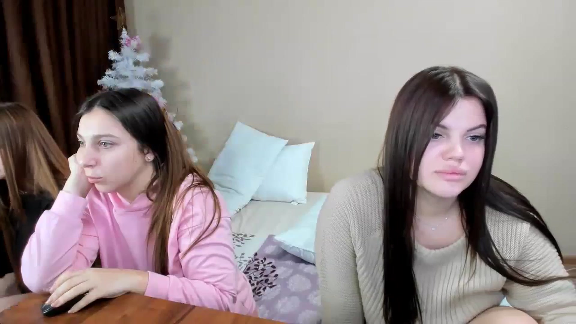 Gallery image thumbnail from MerlinStoun's myfreecams stream on, 12/13/2023, 09:21 image 2 of 20