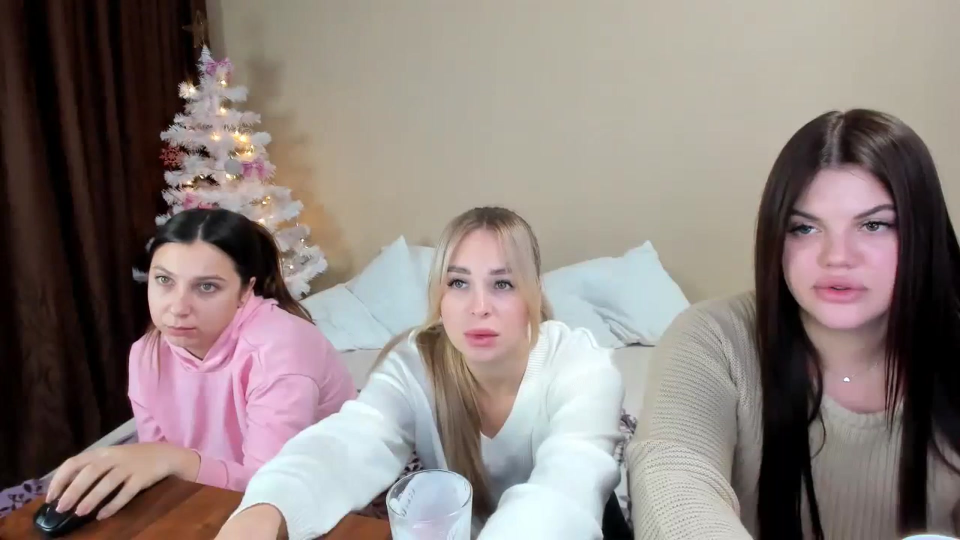 Gallery image thumbnail from MerlinStoun's myfreecams stream on, 12/13/2023, 10:25 image 6 of 20