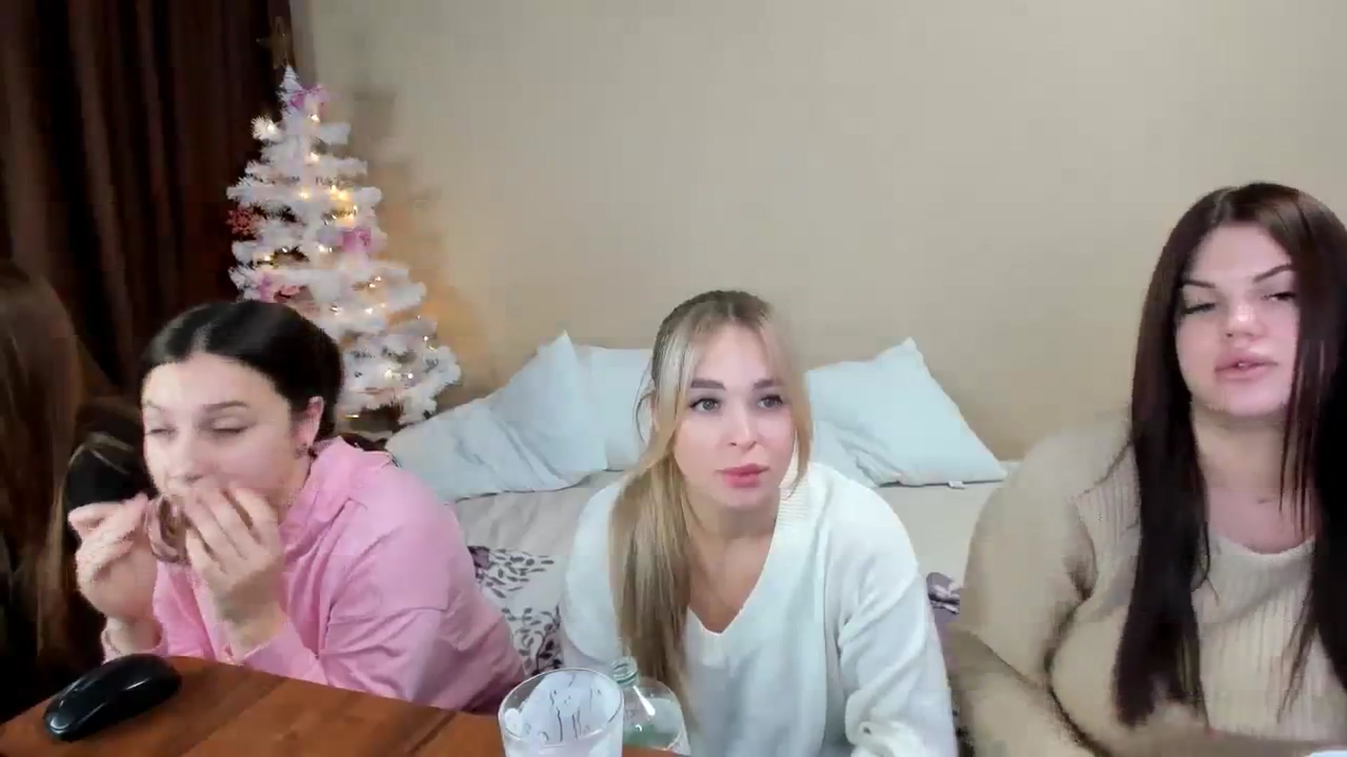 Gallery image thumbnail from MerlinStoun's myfreecams stream on, 12/13/2023, 10:25 image 8 of 20
