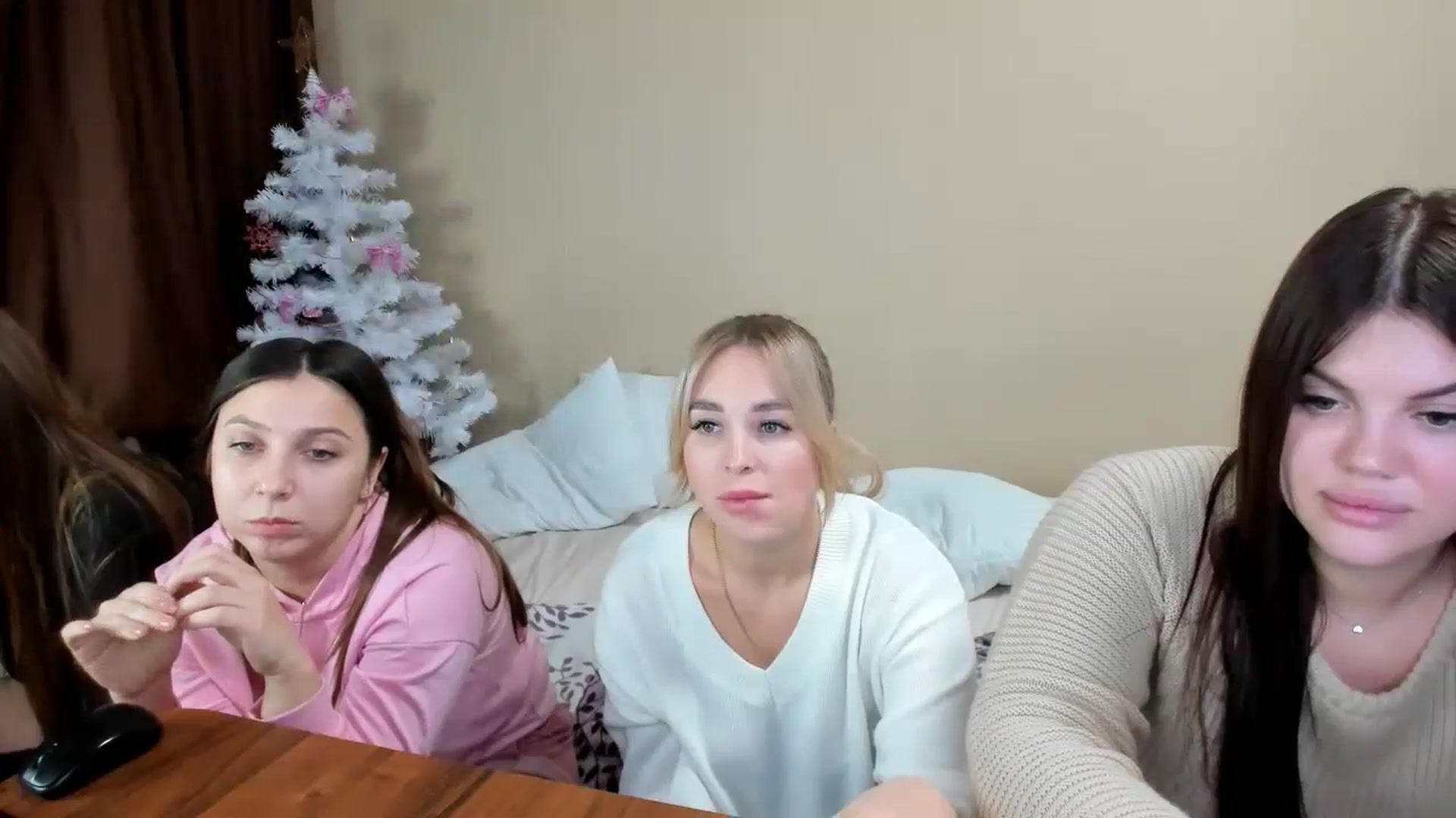 Gallery image thumbnail from MerlinStoun's myfreecams stream on, 12/13/2023, 10:25 image 18 of 20