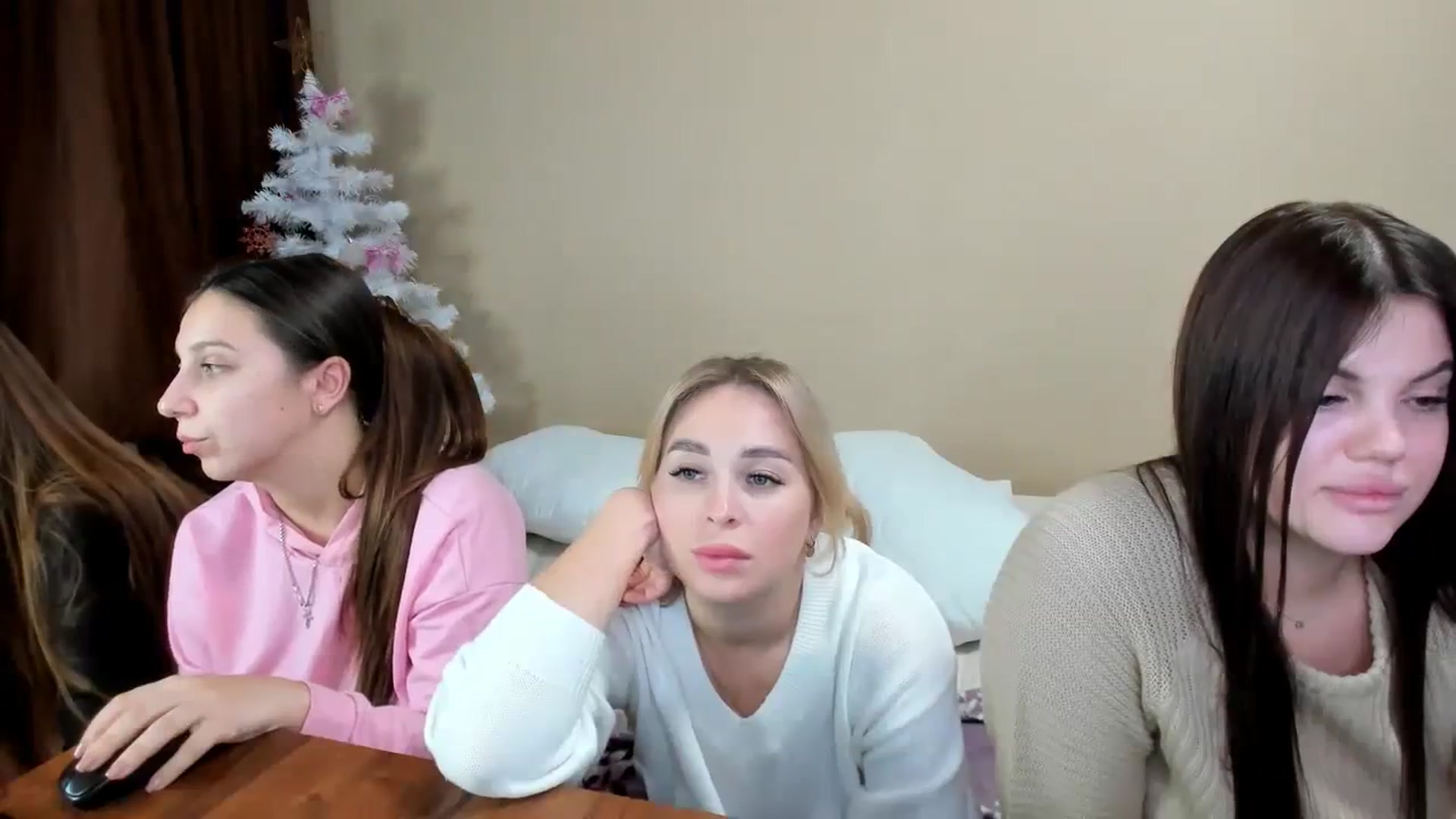 Gallery image thumbnail from MerlinStoun's myfreecams stream on, 12/13/2023, 11:36 image 8 of 20