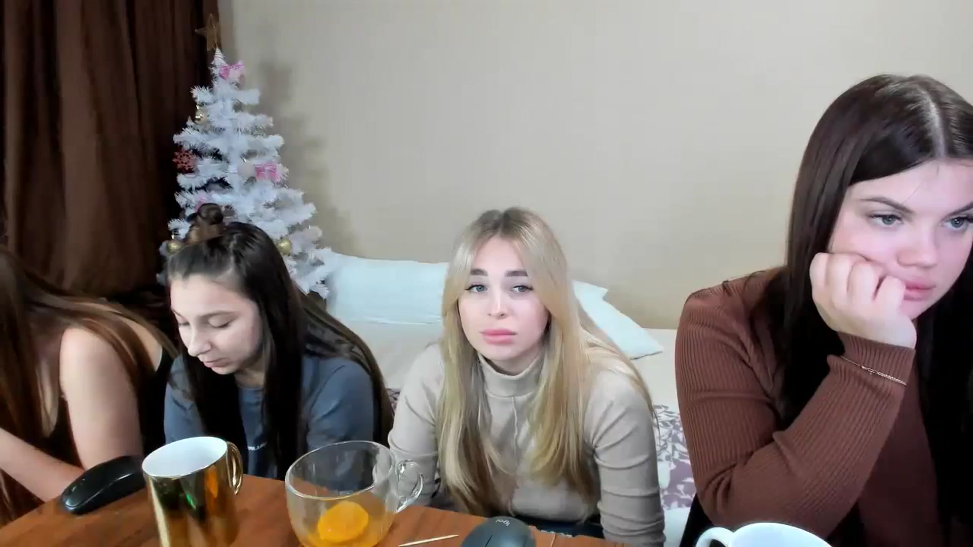 Gallery image thumbnail from MerlinStoun's myfreecams stream on, 12/14/2023, 10:43 image 10 of 20