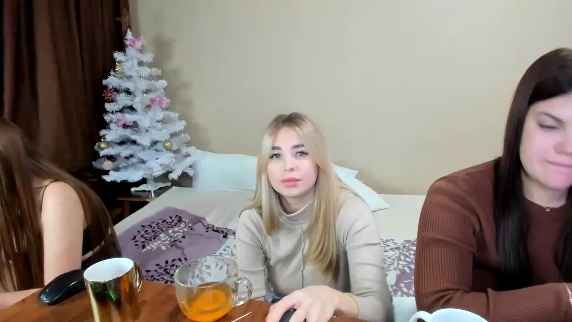 Gallery image thumbnail from MerlinStoun's myfreecams stream on, 12/14/2023, 10:43 image 1 of 20