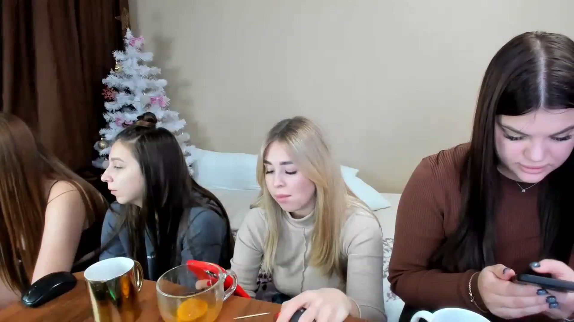 Gallery image thumbnail from MerlinStoun's myfreecams stream on, 12/14/2023, 10:43 image 8 of 20