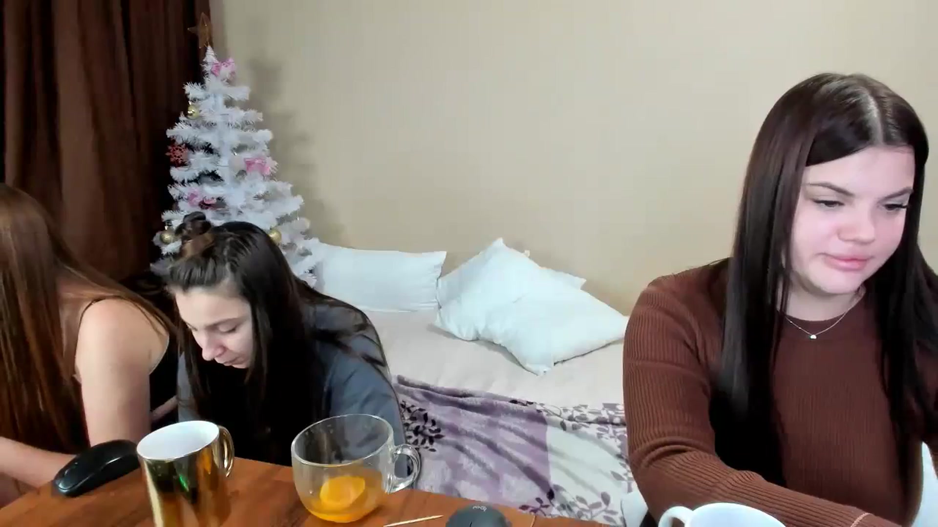 Gallery image thumbnail from MerlinStoun's myfreecams stream on, 12/14/2023, 10:43 image 16 of 20