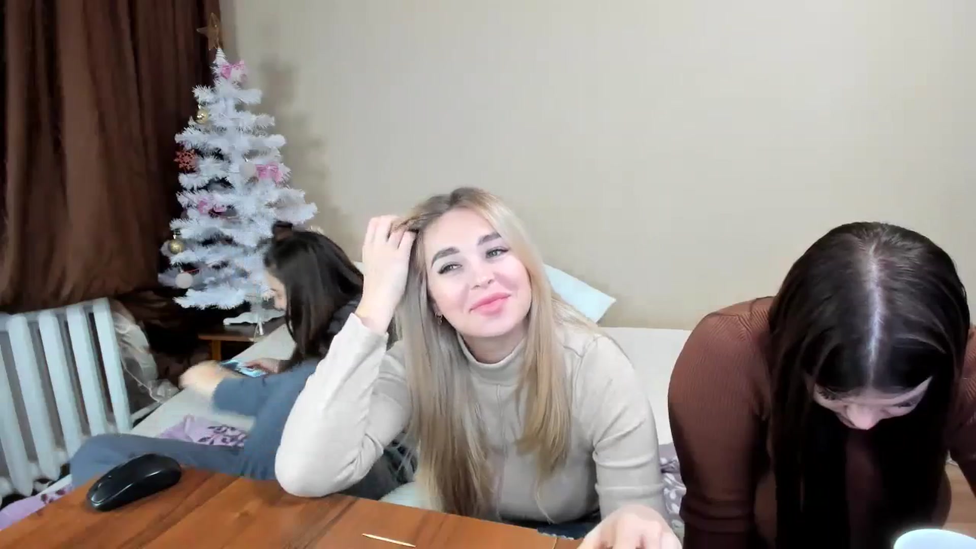 Gallery image thumbnail from MerlinStoun's myfreecams stream on, 12/14/2023, 11:35 image 16 of 20