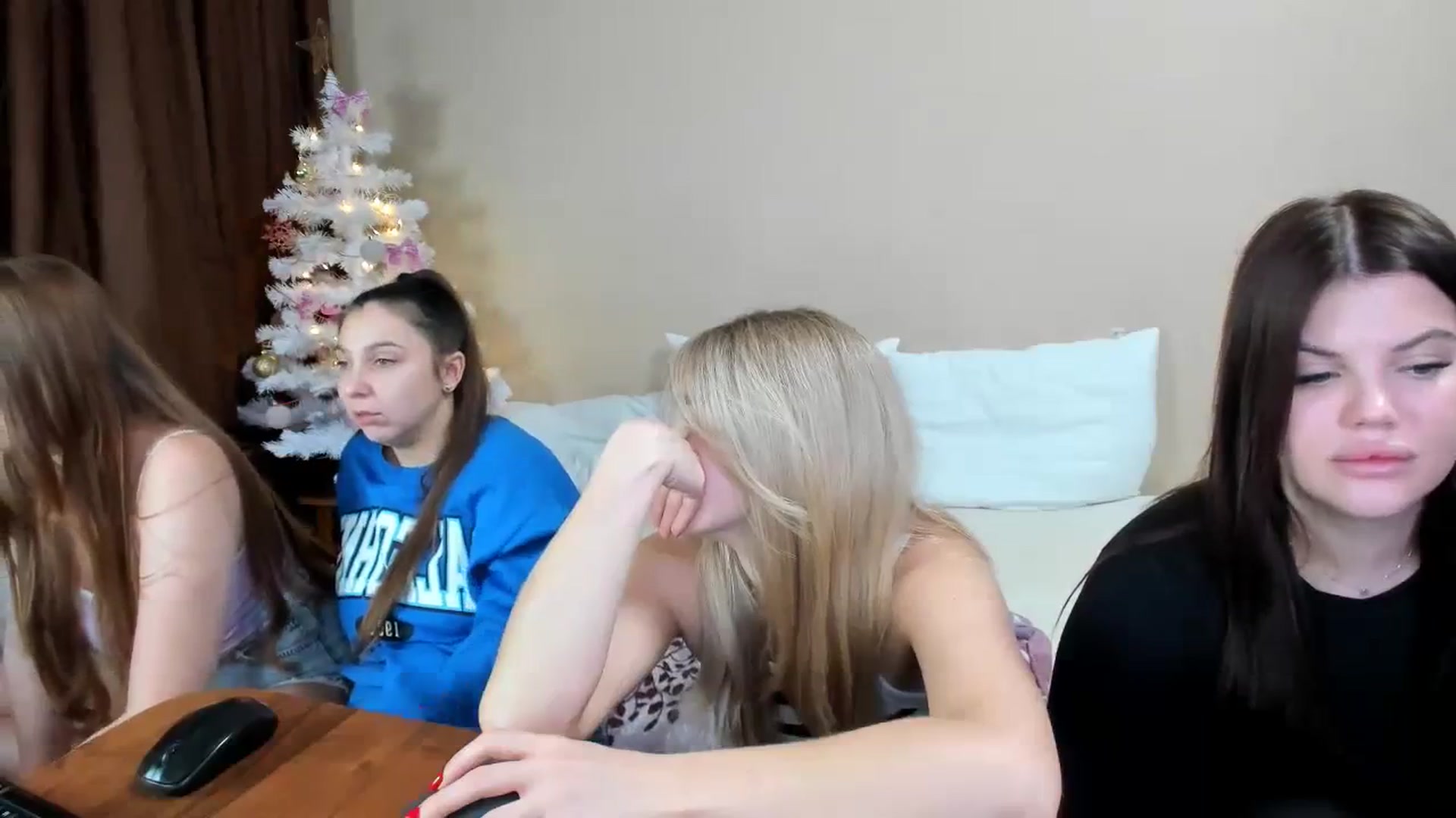 Gallery image thumbnail from MerlinStoun's myfreecams stream on, 12/15/2023, 09:18 image 7 of 20