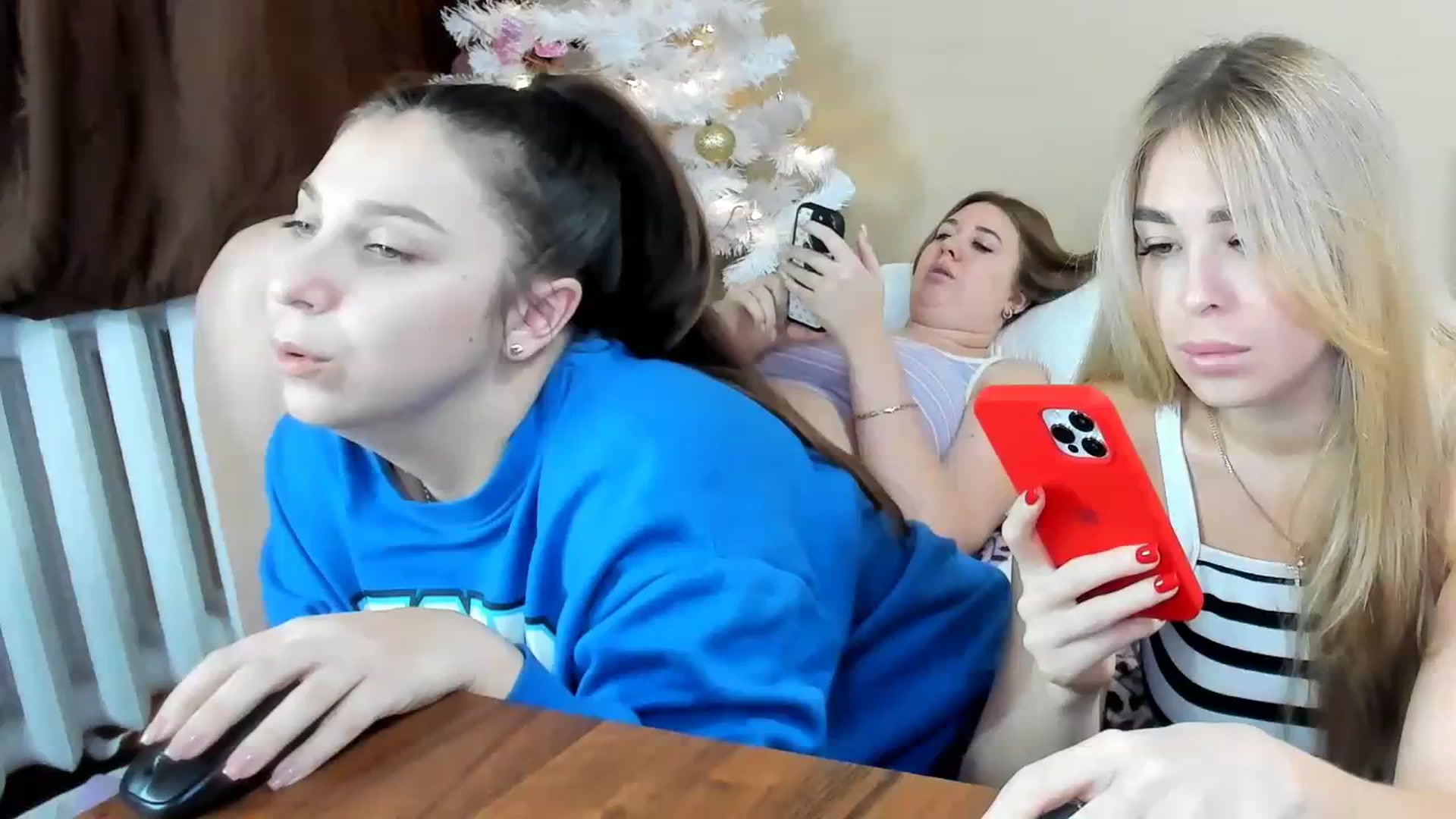 Gallery image thumbnail from MerlinStoun's myfreecams stream on, 12/15/2023, 09:18 image 18 of 20