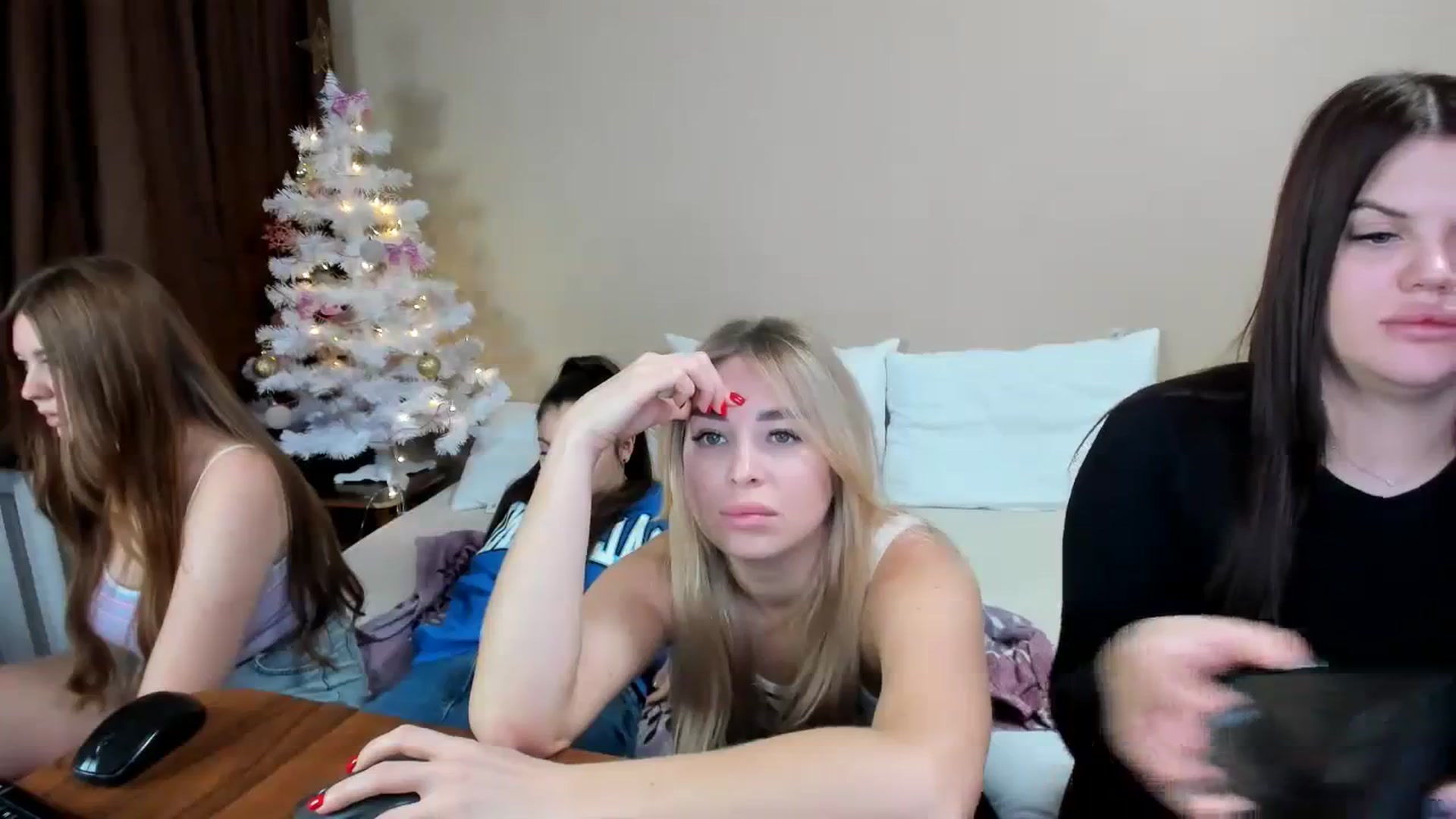 Gallery image thumbnail from MerlinStoun's myfreecams stream on, 12/15/2023, 09:18 image 10 of 20