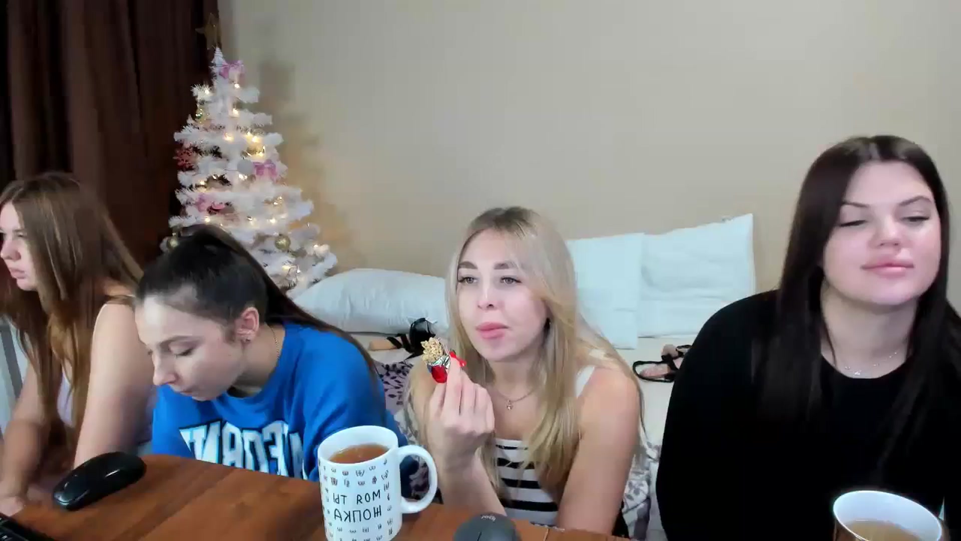 Gallery image thumbnail from MerlinStoun's myfreecams stream on, 12/15/2023, 11:24 image 1 of 20