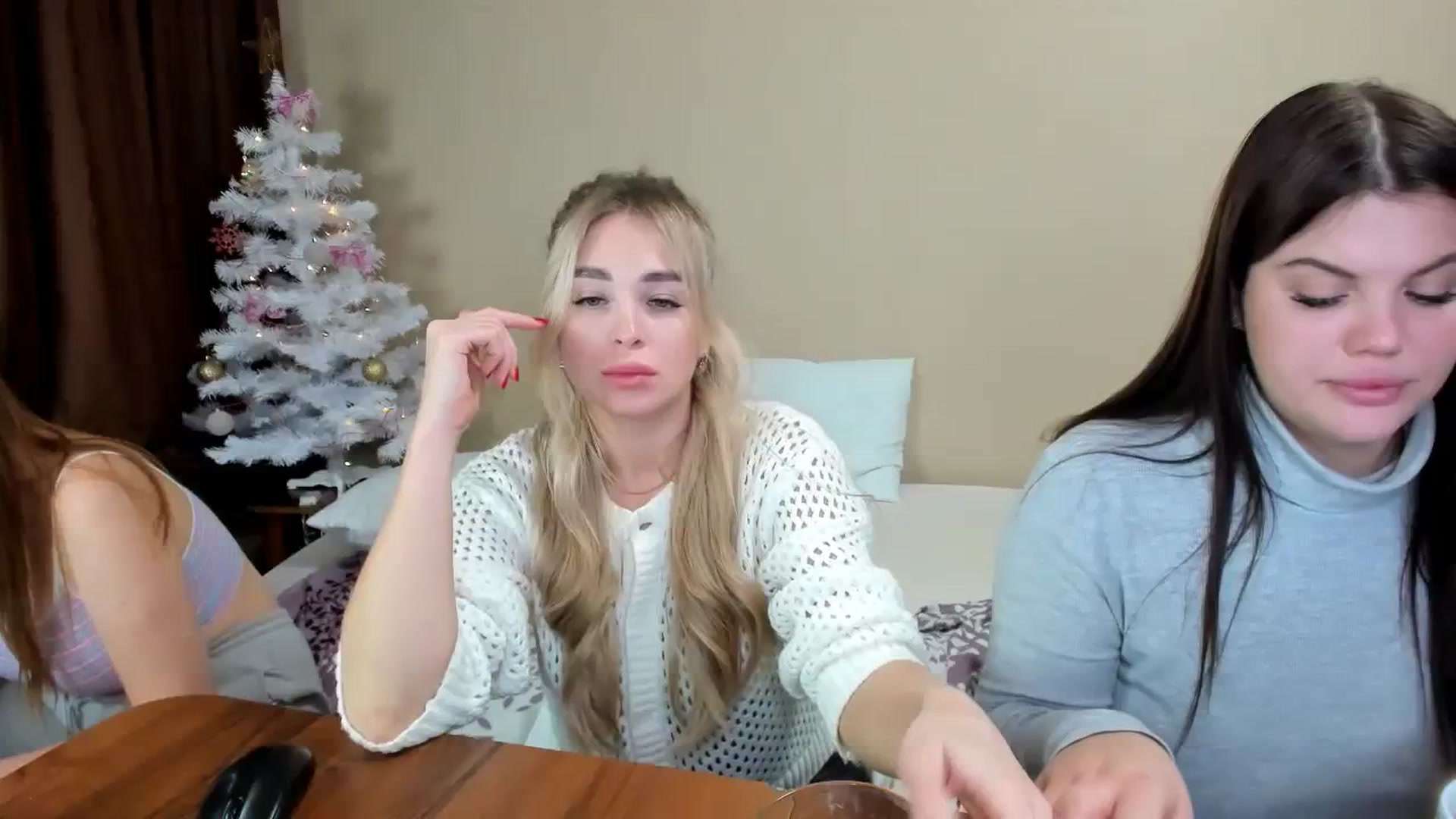 Gallery image thumbnail from MerlinStoun's myfreecams stream on, 12/16/2023, 10:49 image 12 of 20