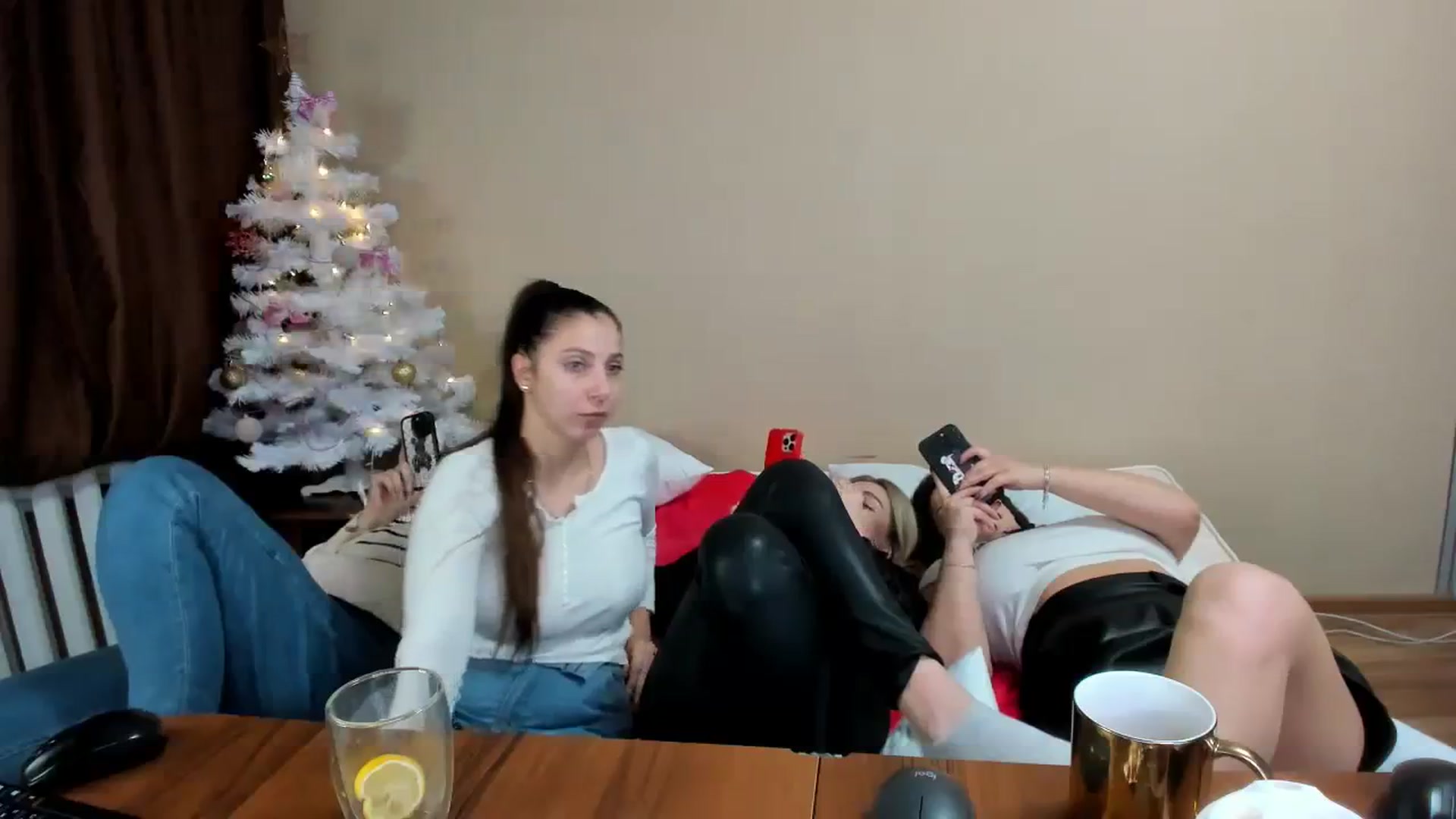 Gallery image thumbnail from MerlinStoun's myfreecams stream on, 12/18/2023, 12:17 image 16 of 20