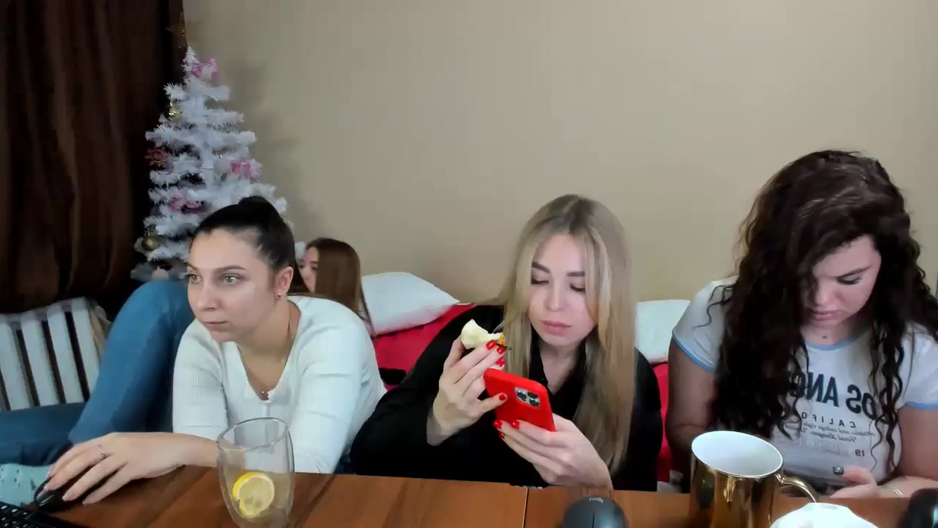 Gallery image thumbnail from MerlinStoun's myfreecams stream on, 12/18/2023, 12:17 image 10 of 20