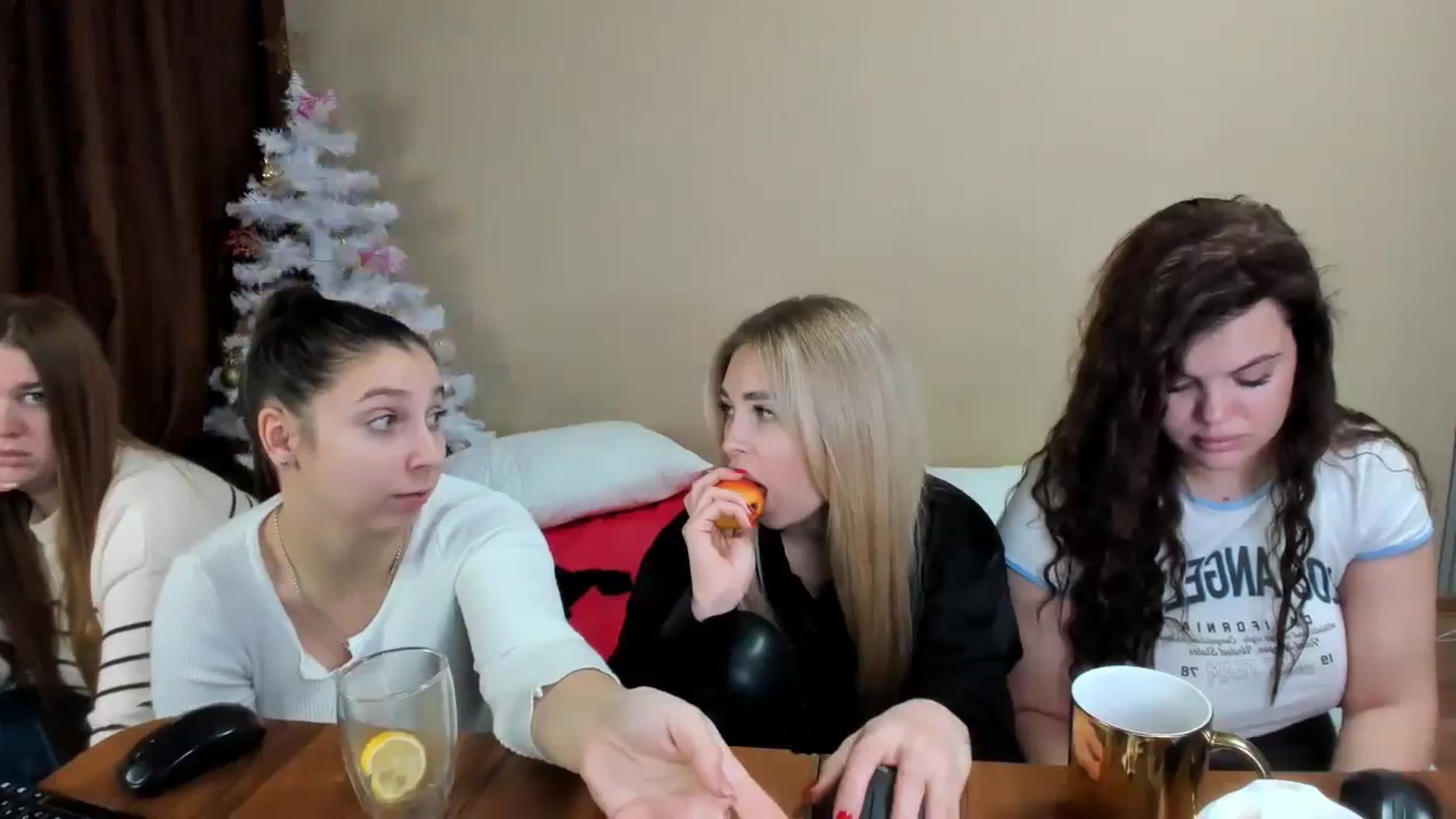 Gallery image thumbnail from MerlinStoun's myfreecams stream on, 12/18/2023, 12:17 image 4 of 20