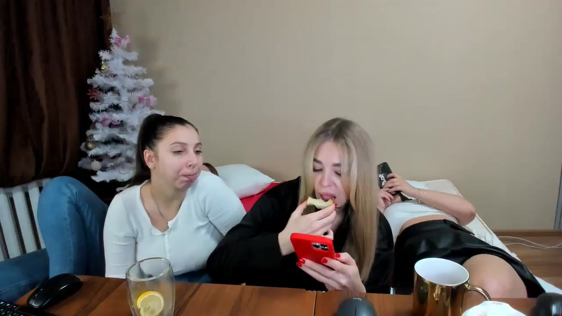 Gallery image thumbnail from MerlinStoun's myfreecams stream on, 12/18/2023, 12:17 image 11 of 20