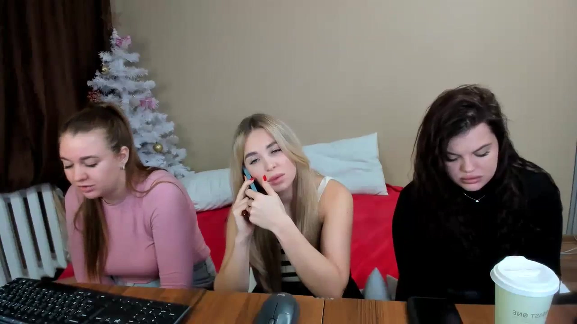 Gallery image thumbnail from MerlinStoun's myfreecams stream on, 12/19/2023, 09:03 image 18 of 20