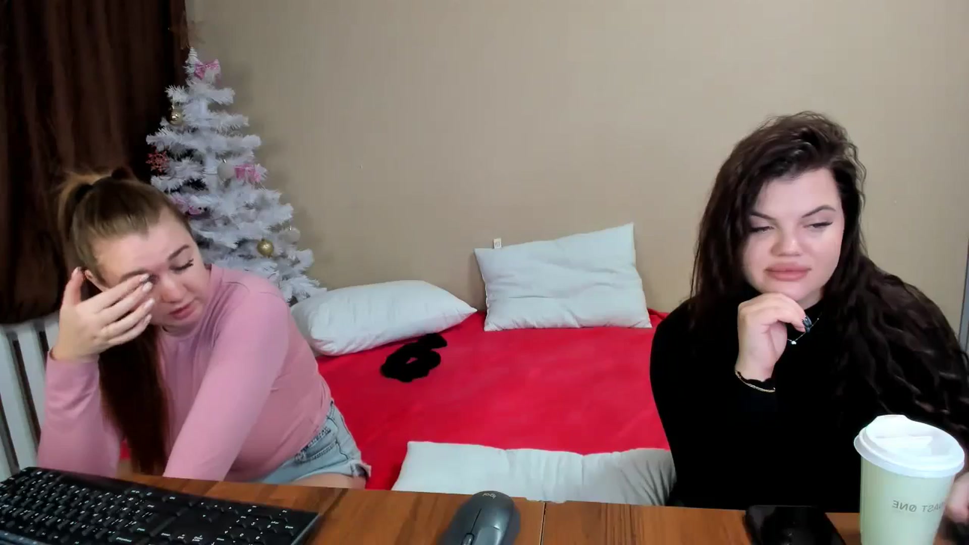Gallery image thumbnail from MerlinStoun's myfreecams stream on, 12/19/2023, 09:03 image 5 of 20