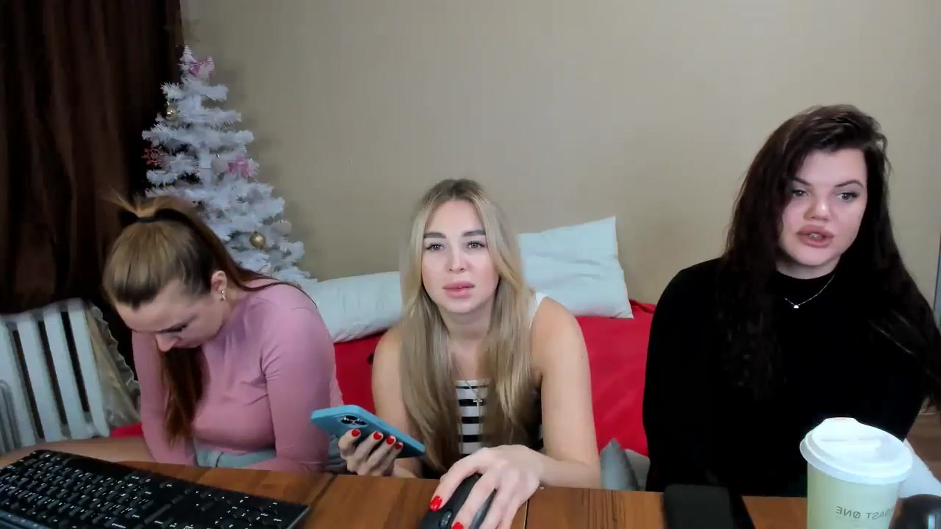 Gallery image thumbnail from MerlinStoun's myfreecams stream on, 12/19/2023, 09:03 image 20 of 20
