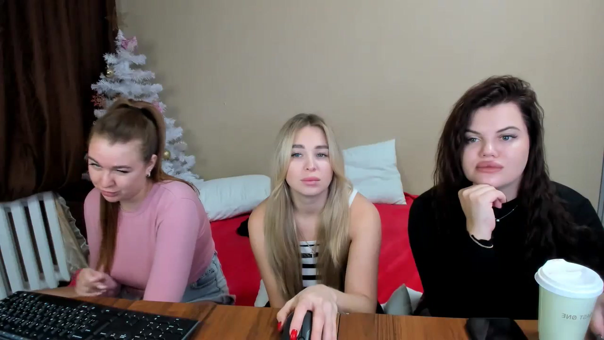 Gallery image thumbnail from MerlinStoun's myfreecams stream on, 12/19/2023, 09:03 image 7 of 20