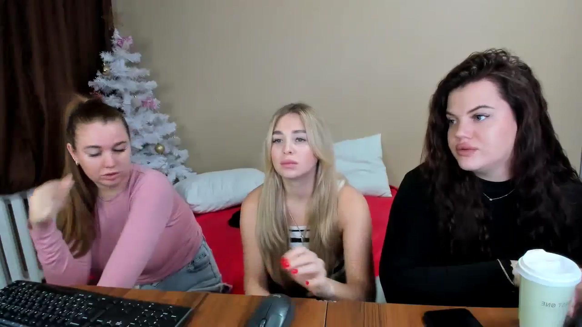Gallery image thumbnail from MerlinStoun's myfreecams stream on, 12/19/2023, 09:03 image 9 of 20
