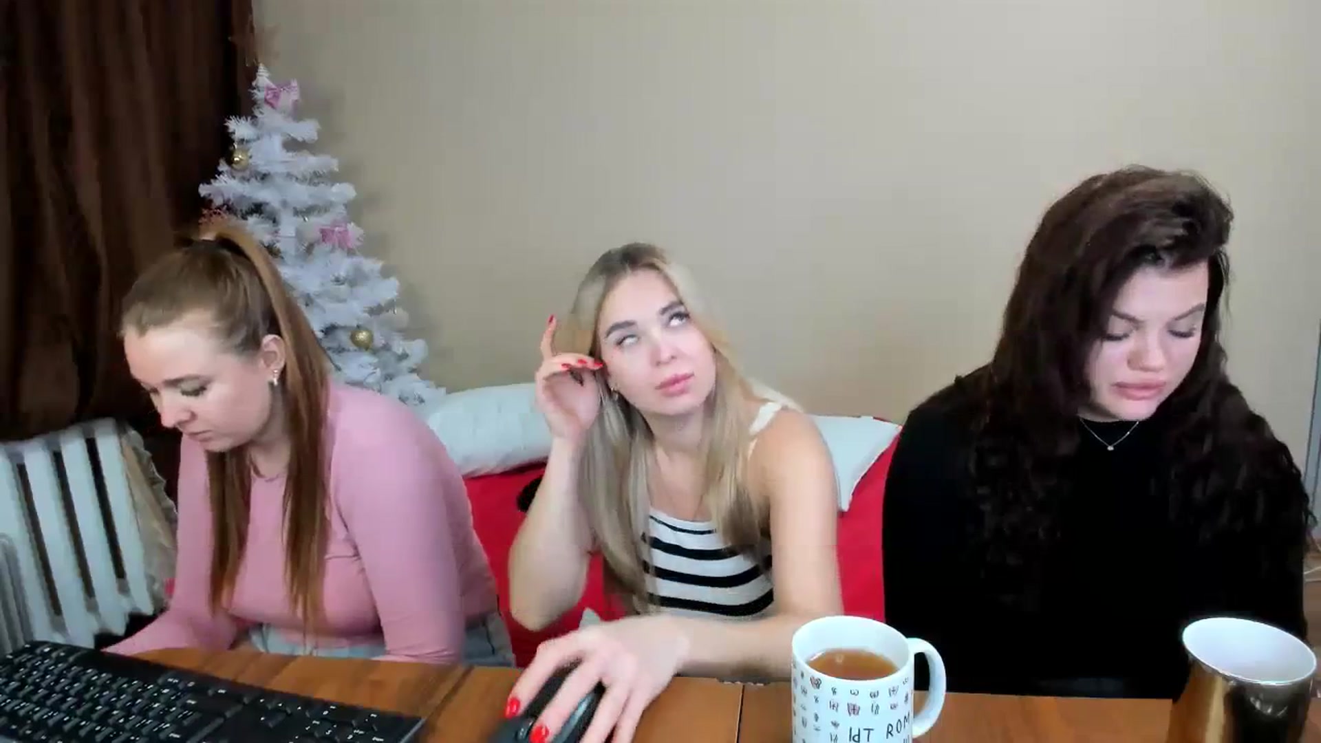 Gallery image thumbnail from MerlinStoun's myfreecams stream on, 12/19/2023, 11:09 image 8 of 20