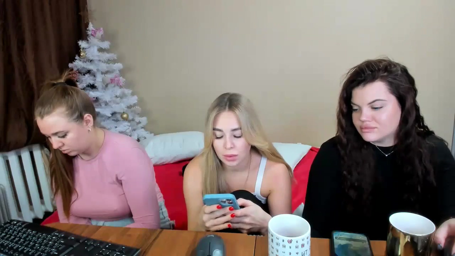 Gallery image thumbnail from MerlinStoun's myfreecams stream on, 12/19/2023, 11:09 image 14 of 20