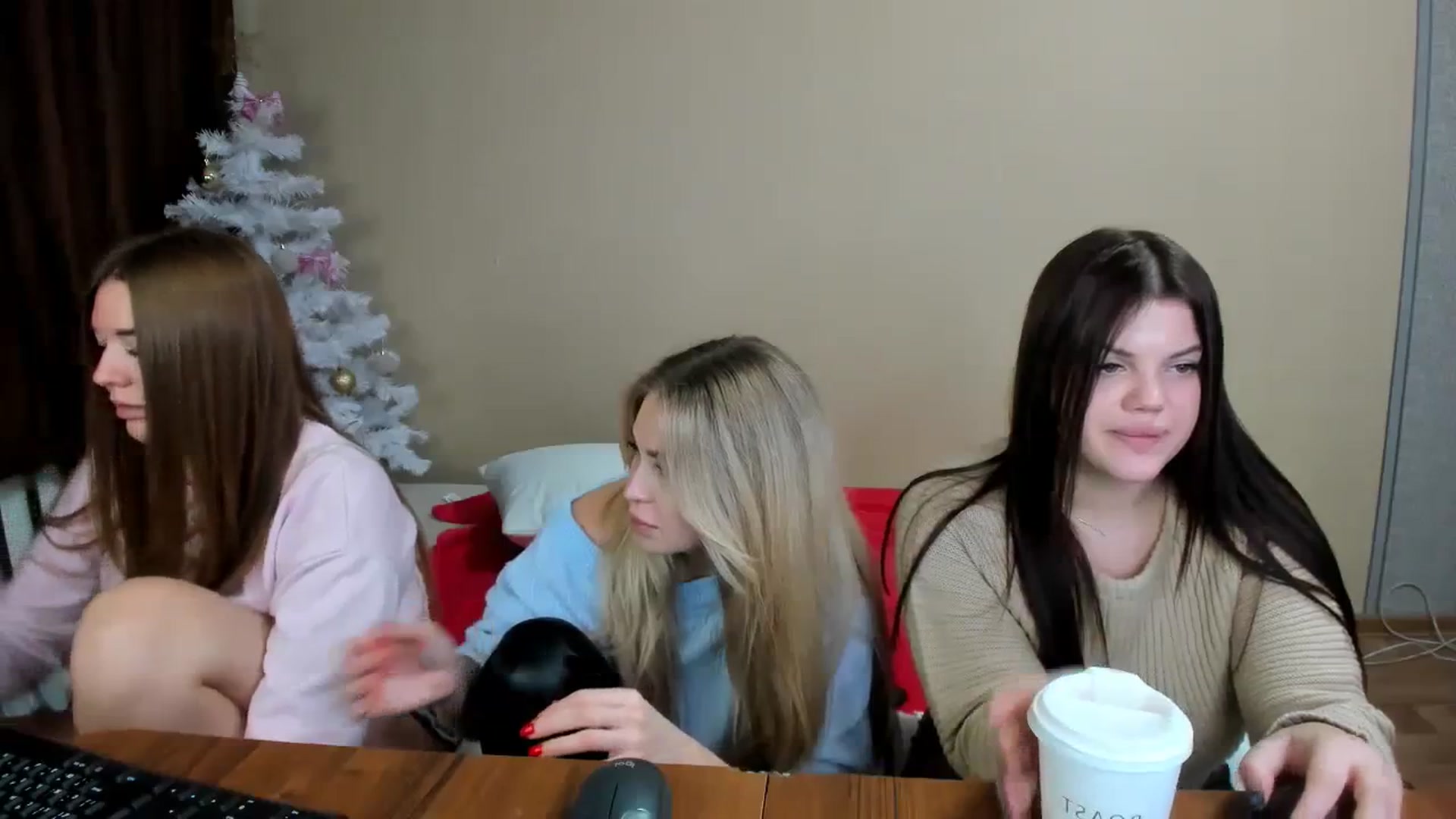 Gallery image thumbnail from MerlinStoun's myfreecams stream on, 12/20/2023, 09:12 image 18 of 20