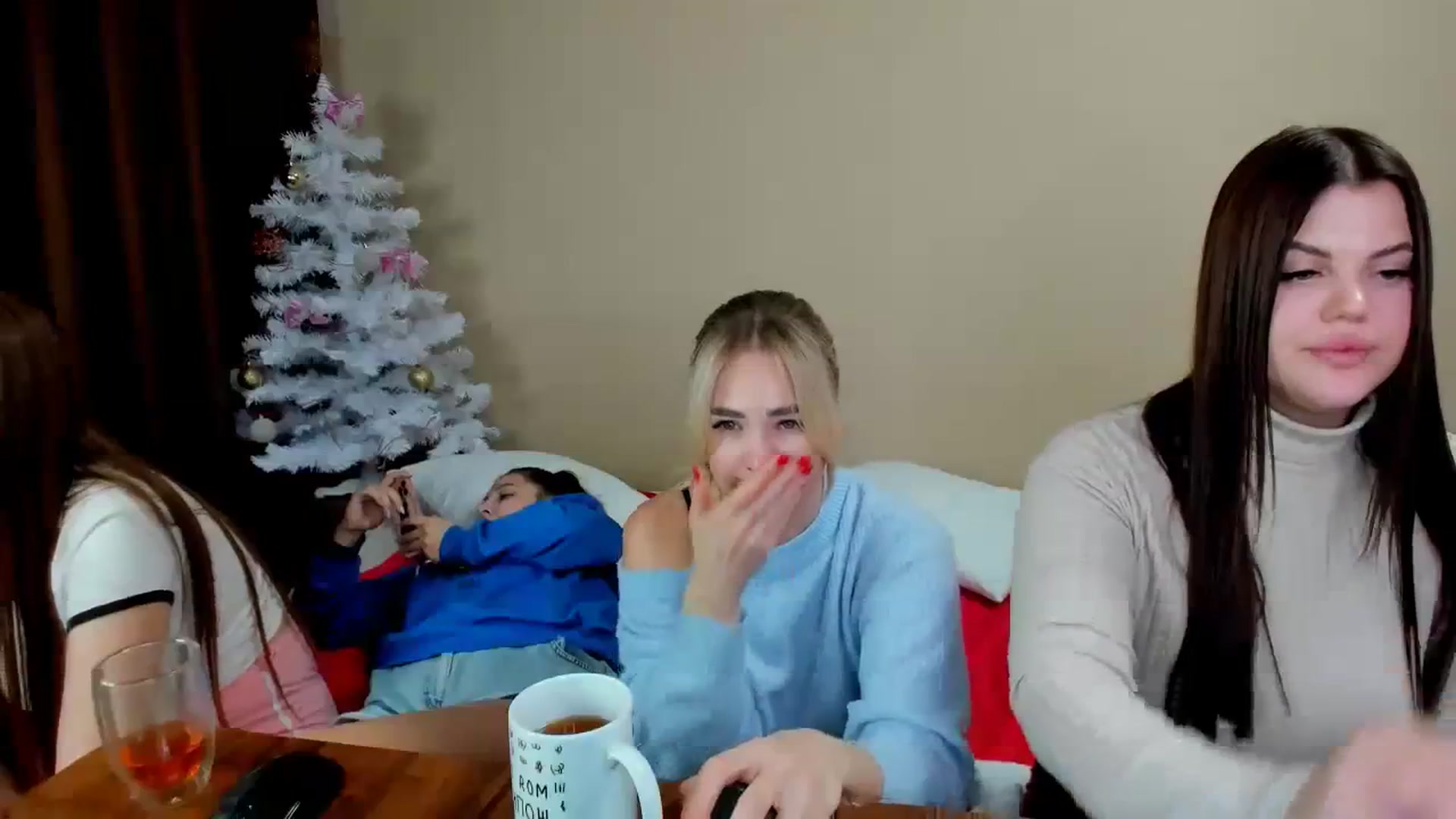 Gallery image thumbnail from MerlinStoun's myfreecams stream on, 12/24/2023, 11:13 image 11 of 20