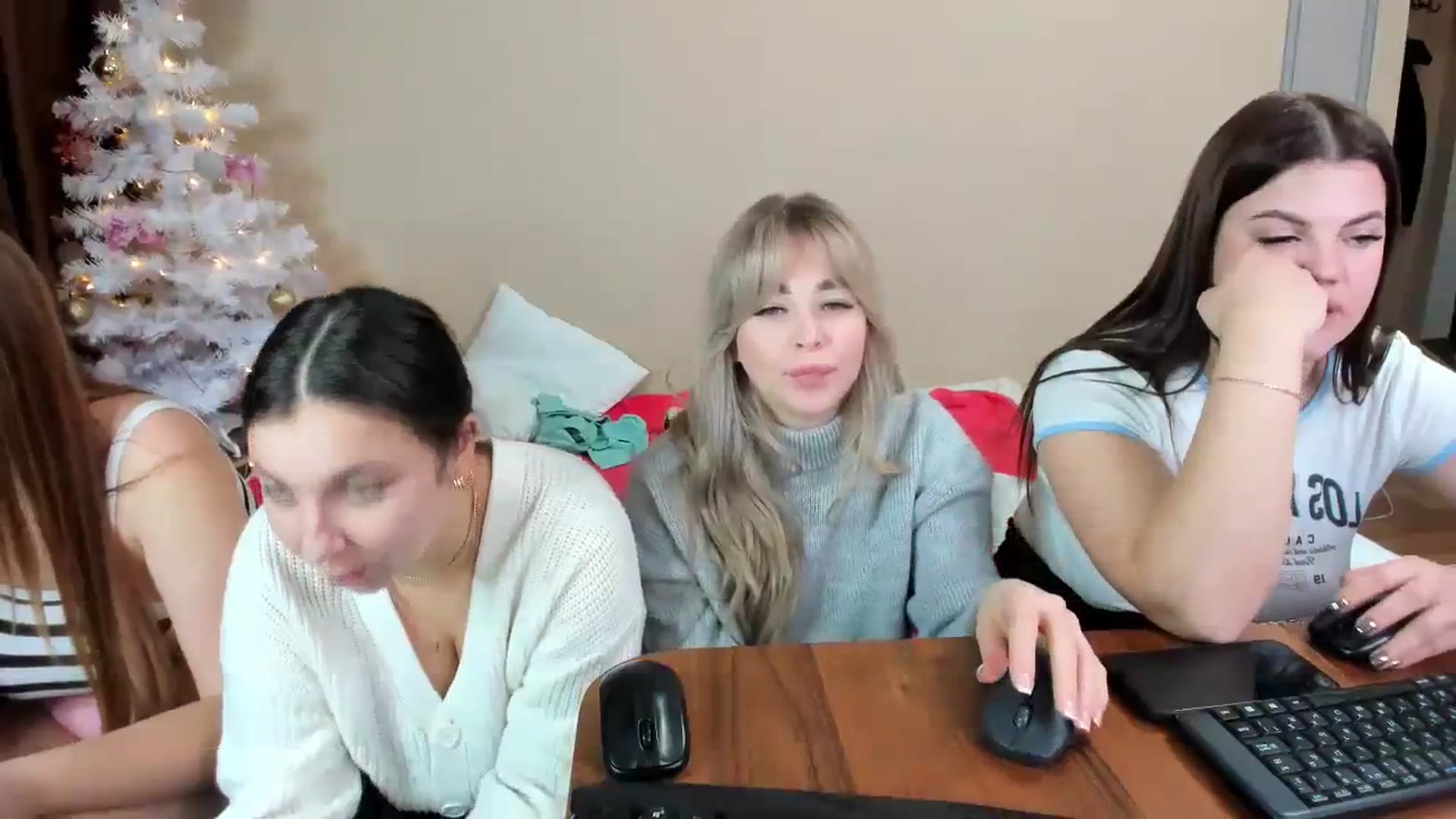 Gallery image thumbnail from MerlinStoun's myfreecams stream on, 12/30/2023, 09:52 image 2 of 20