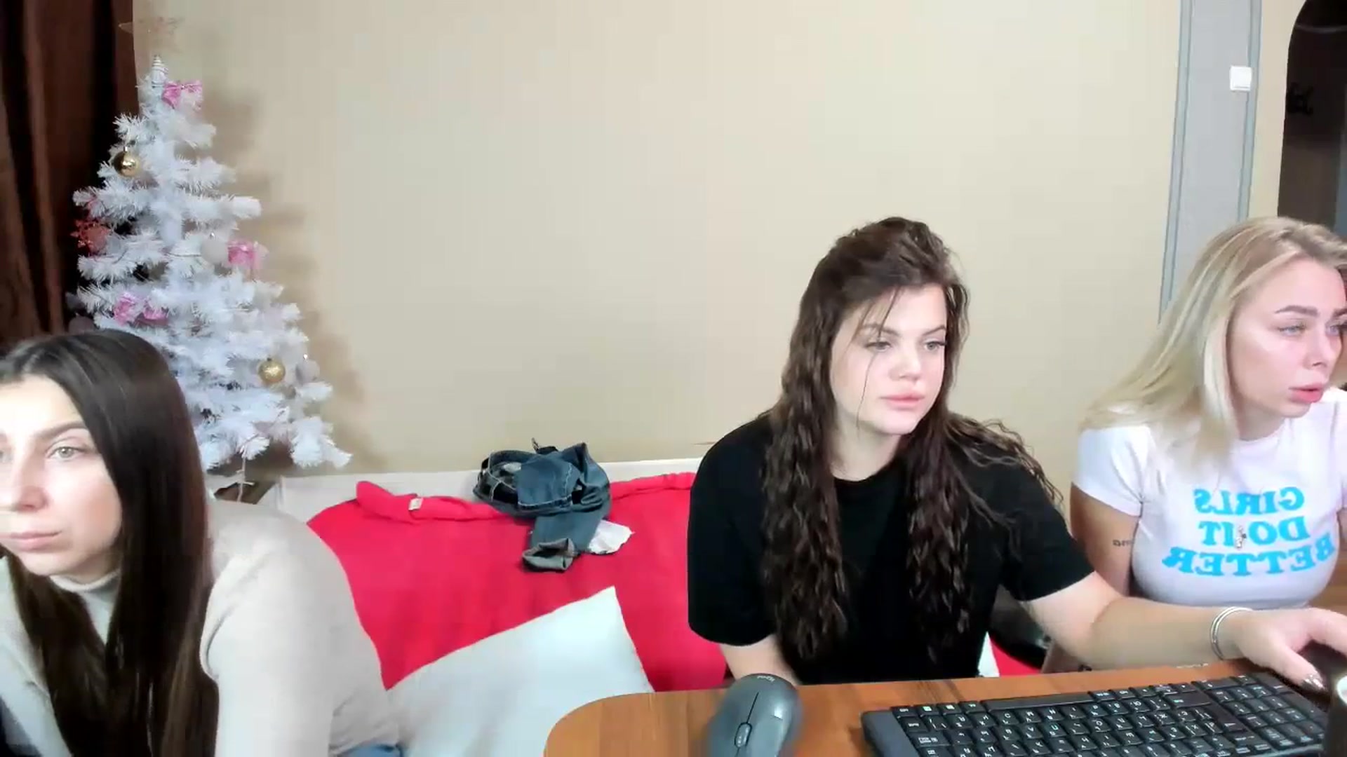 Gallery image thumbnail from MerlinStoun's myfreecams stream on, 12/31/2023, 10:55 image 7 of 20