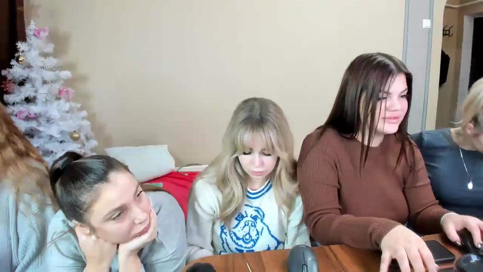 Gallery image thumbnail from MerlinStoun's myfreecams stream on, 01/02/2024, 09:01 image 16 of 20
