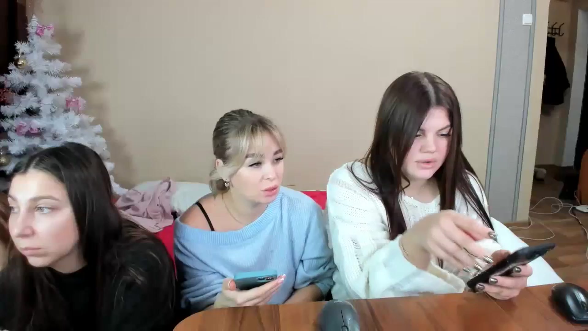 Gallery image thumbnail from MerlinStoun's myfreecams stream on, 01/03/2024, 09:53 image 18 of 20