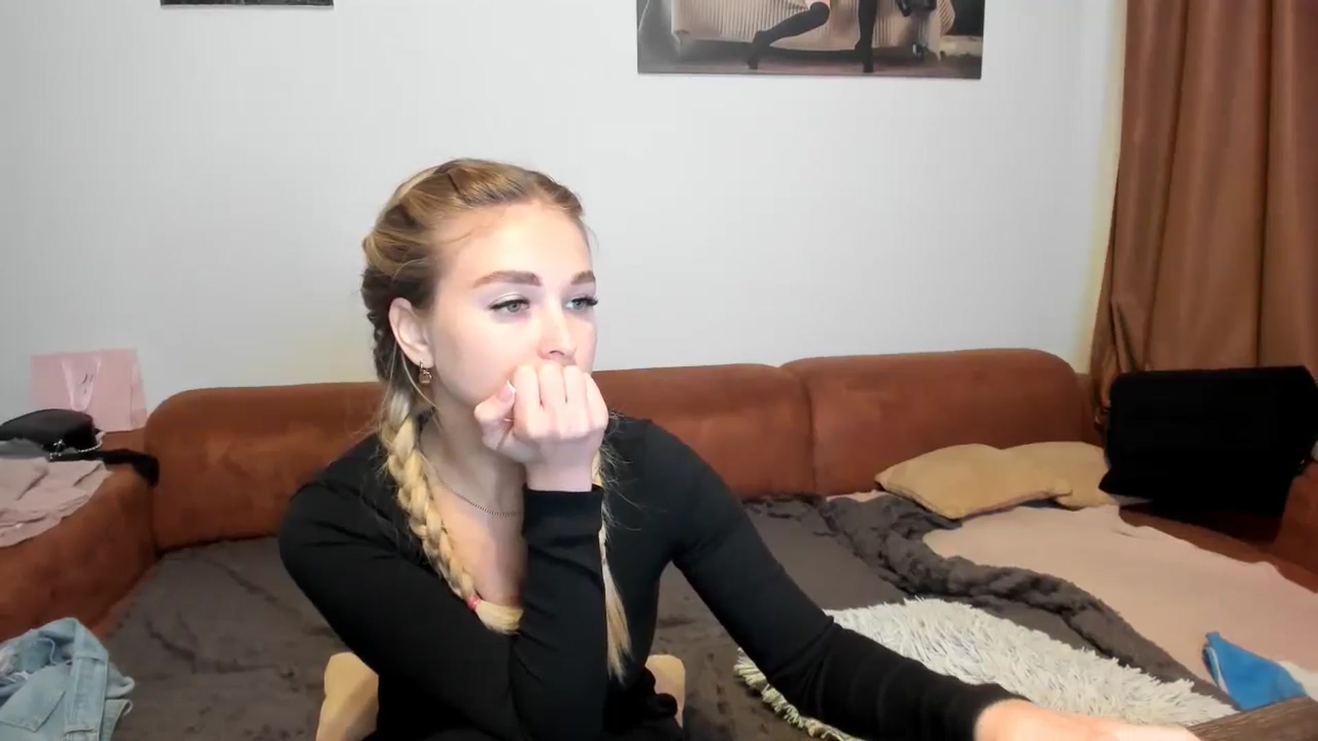 Gallery image thumbnail from MerlinStoun's myfreecams stream on, 10/17/2024, 08:09 image 16 of 20