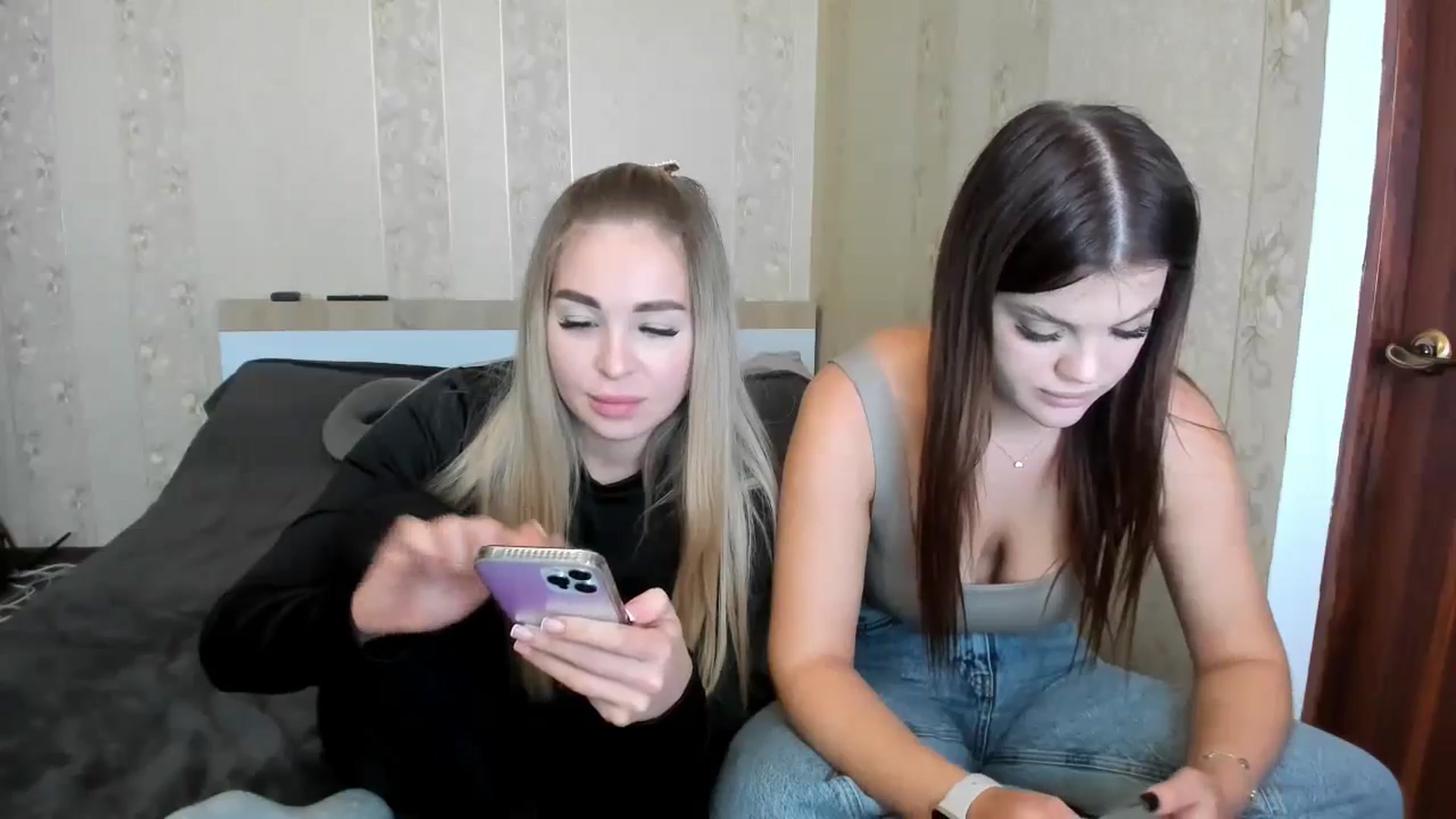 Gallery image thumbnail from MerlinStoun's myfreecams stream on, 10/20/2024, 10:44 image 7 of 20