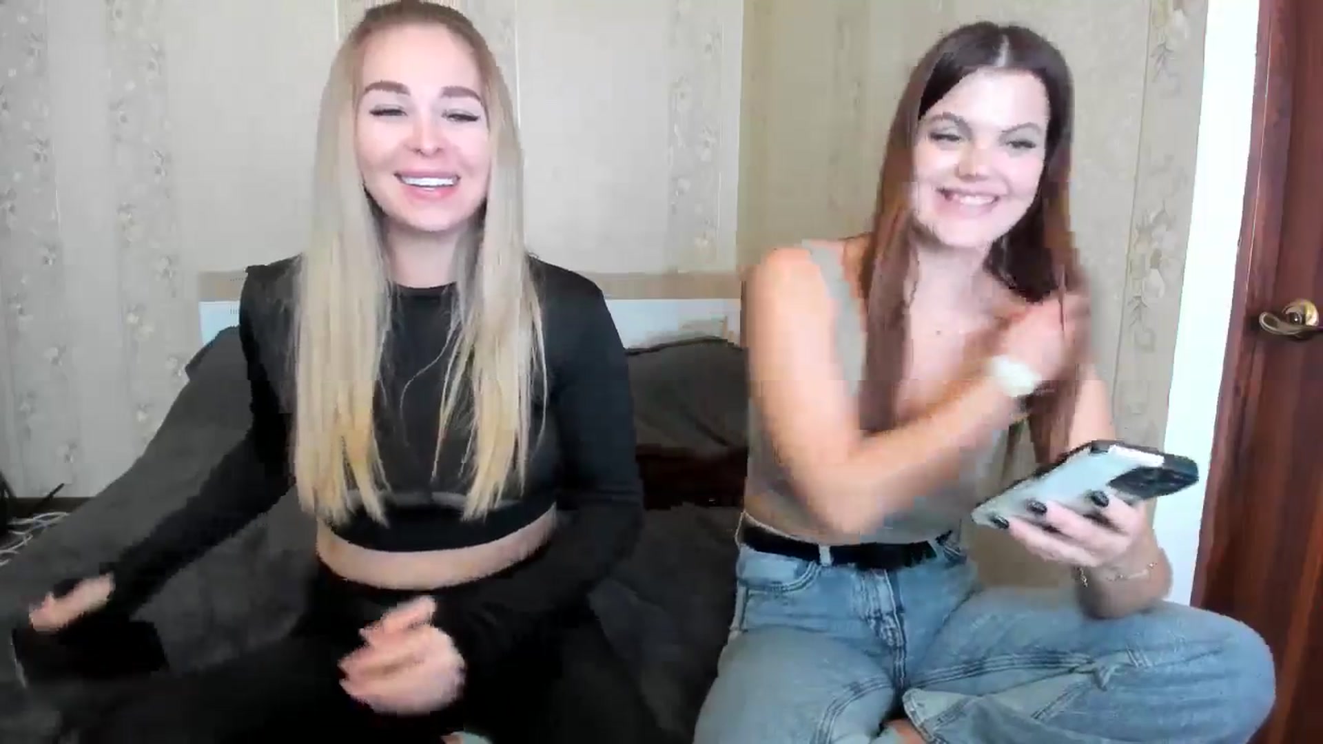 Gallery image thumbnail from MerlinStoun's myfreecams stream on, 10/20/2024, 10:44 image 14 of 20
