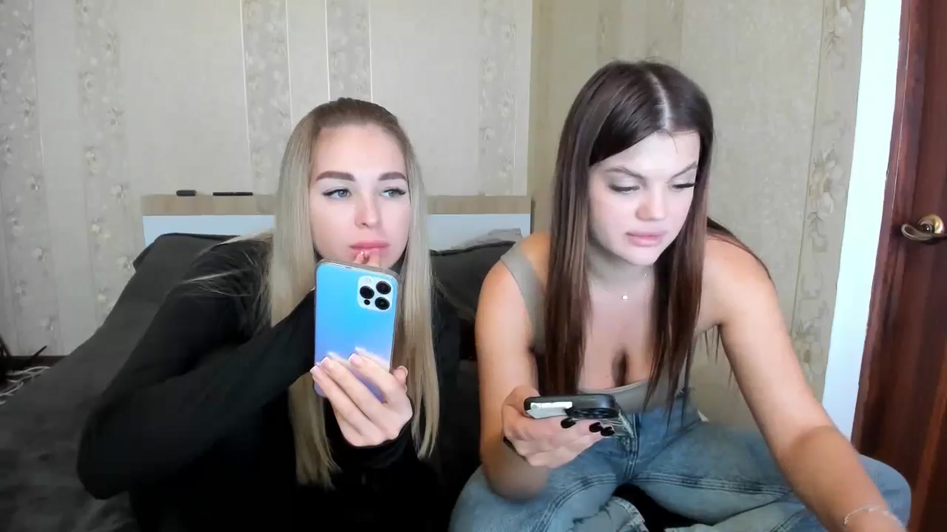 Gallery image thumbnail from MerlinStoun's myfreecams stream on, 10/20/2024, 11:23 image 18 of 20