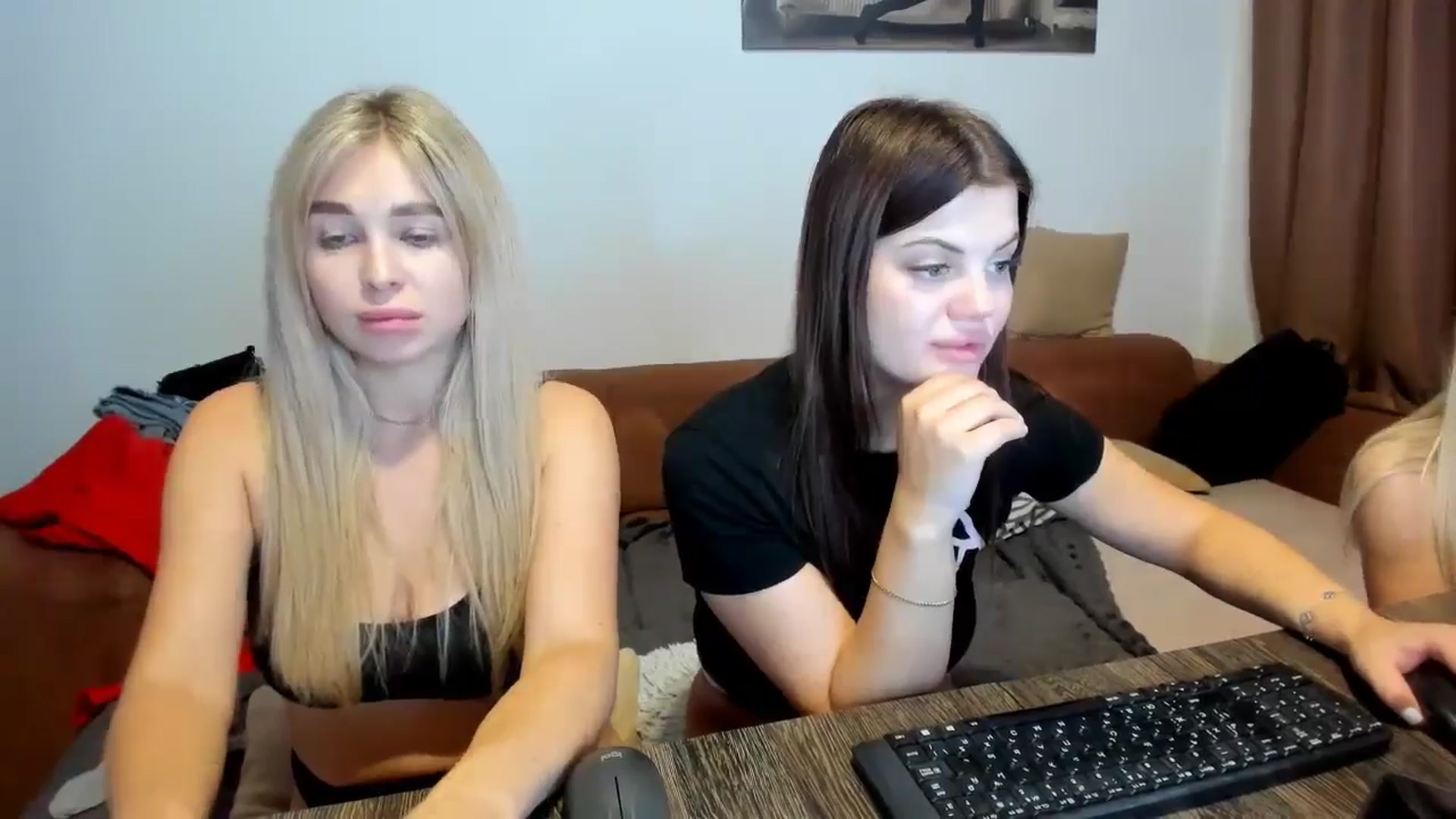 Gallery image thumbnail from MerlinStoun's myfreecams stream on, 11/03/2024, 12:07 image 15 of 20
