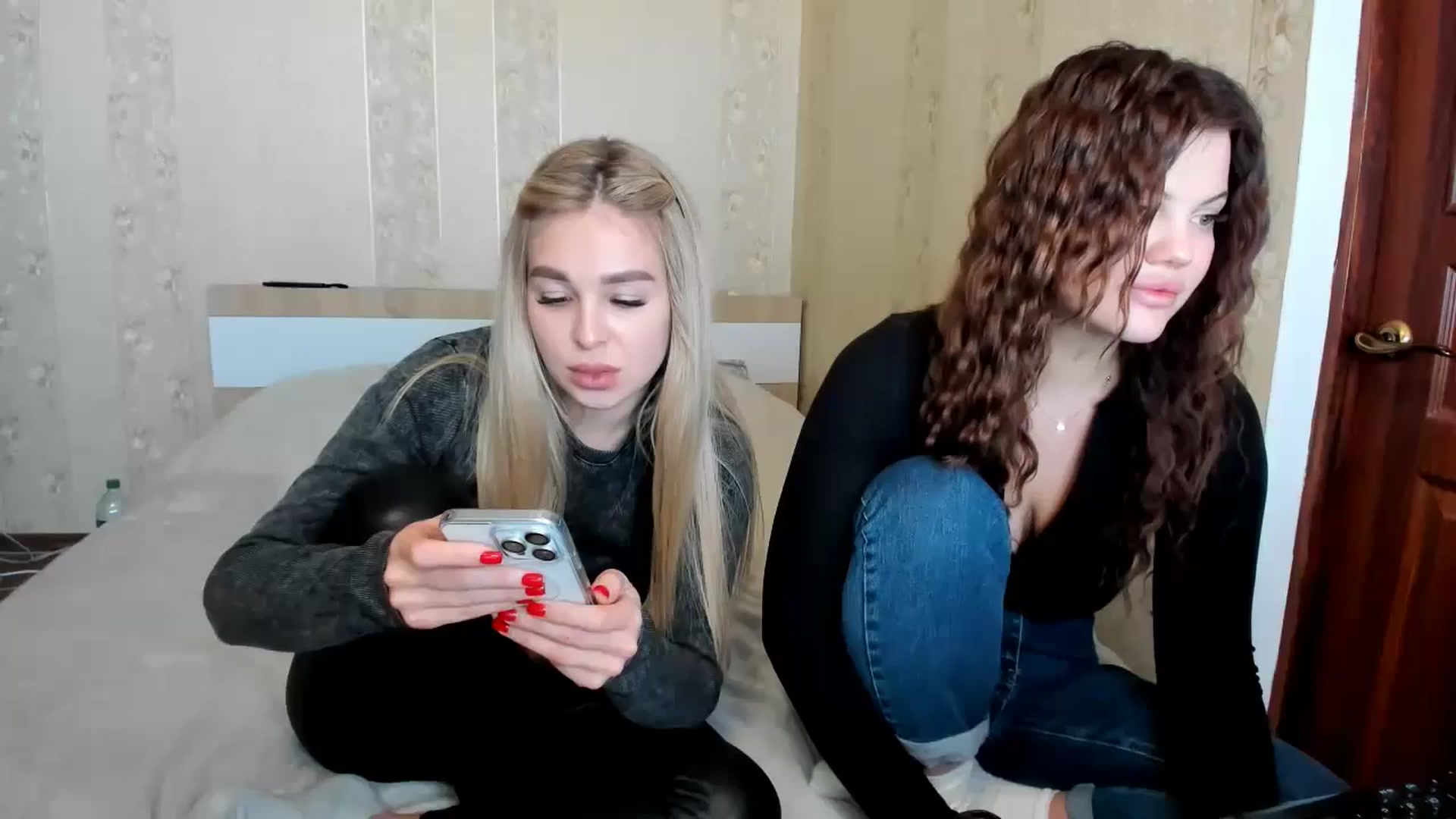 Gallery image thumbnail from MerlinStoun's myfreecams stream on, 11/18/2024, 11:24 image 1 of 20