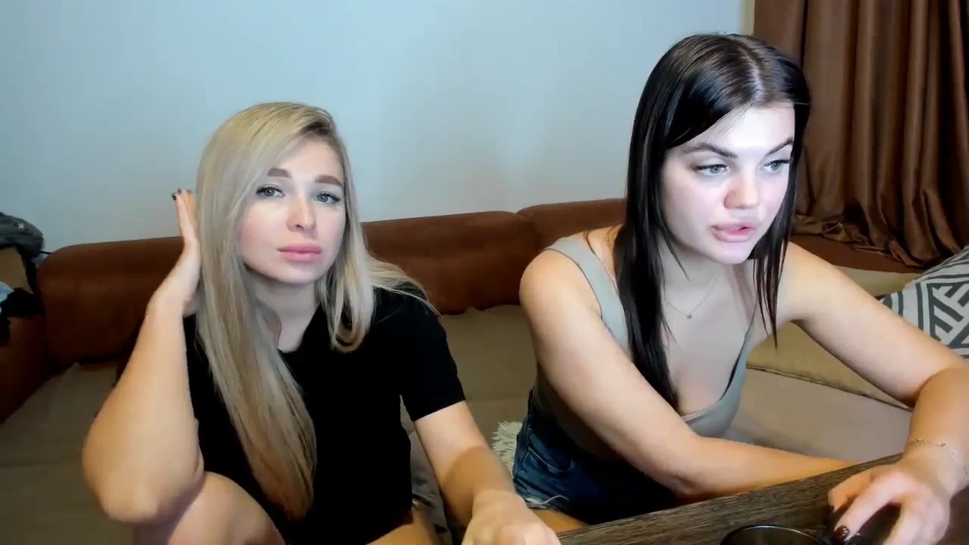 Gallery image thumbnail from MerlinStoun's myfreecams stream on, 12/03/2024, 10:03 image 20 of 20