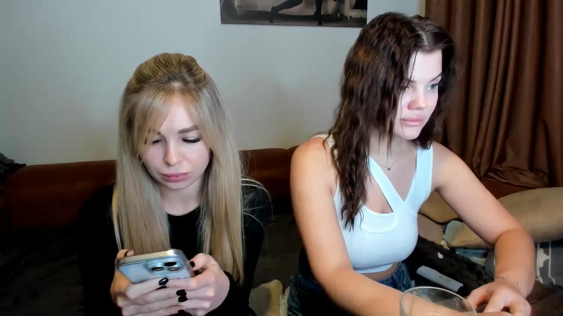 Gallery image thumbnail from MerlinStoun's myfreecams stream on, 12/15/2024, 11:36 image 6 of 20