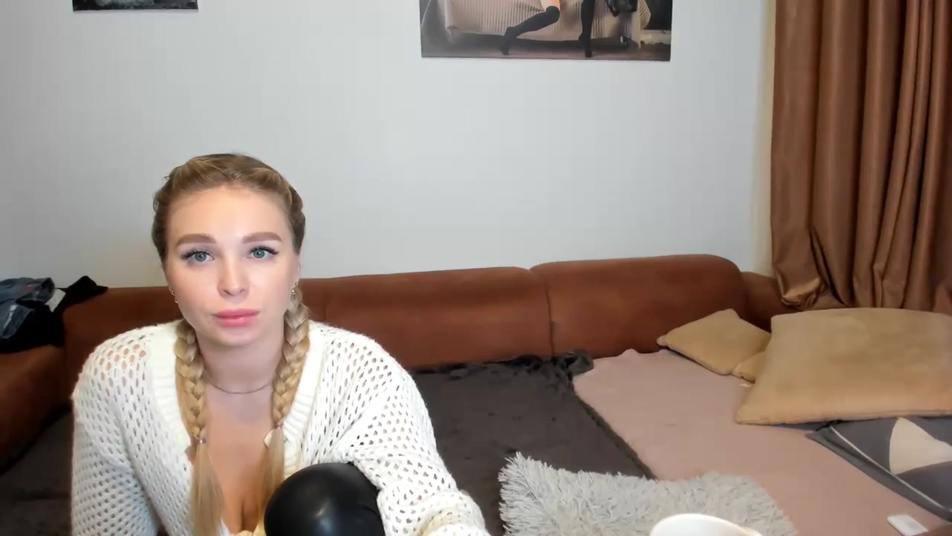 Gallery image thumbnail from MerlinStoun's myfreecams stream on, 12/22/2024, 11:08 image 19 of 20