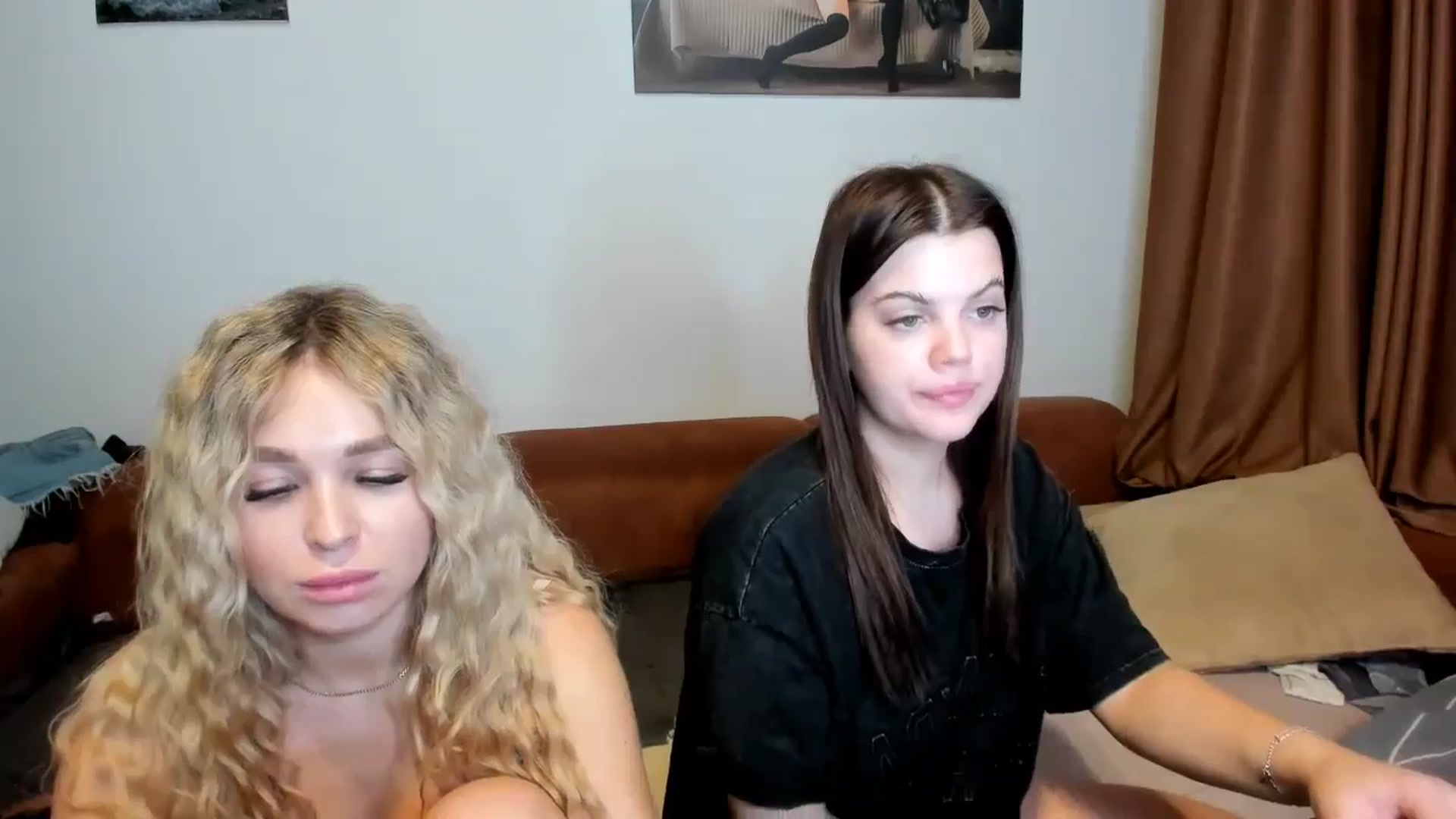 Gallery image thumbnail from MerlinStoun's myfreecams stream on, 12/24/2024, 13:20 image 19 of 20