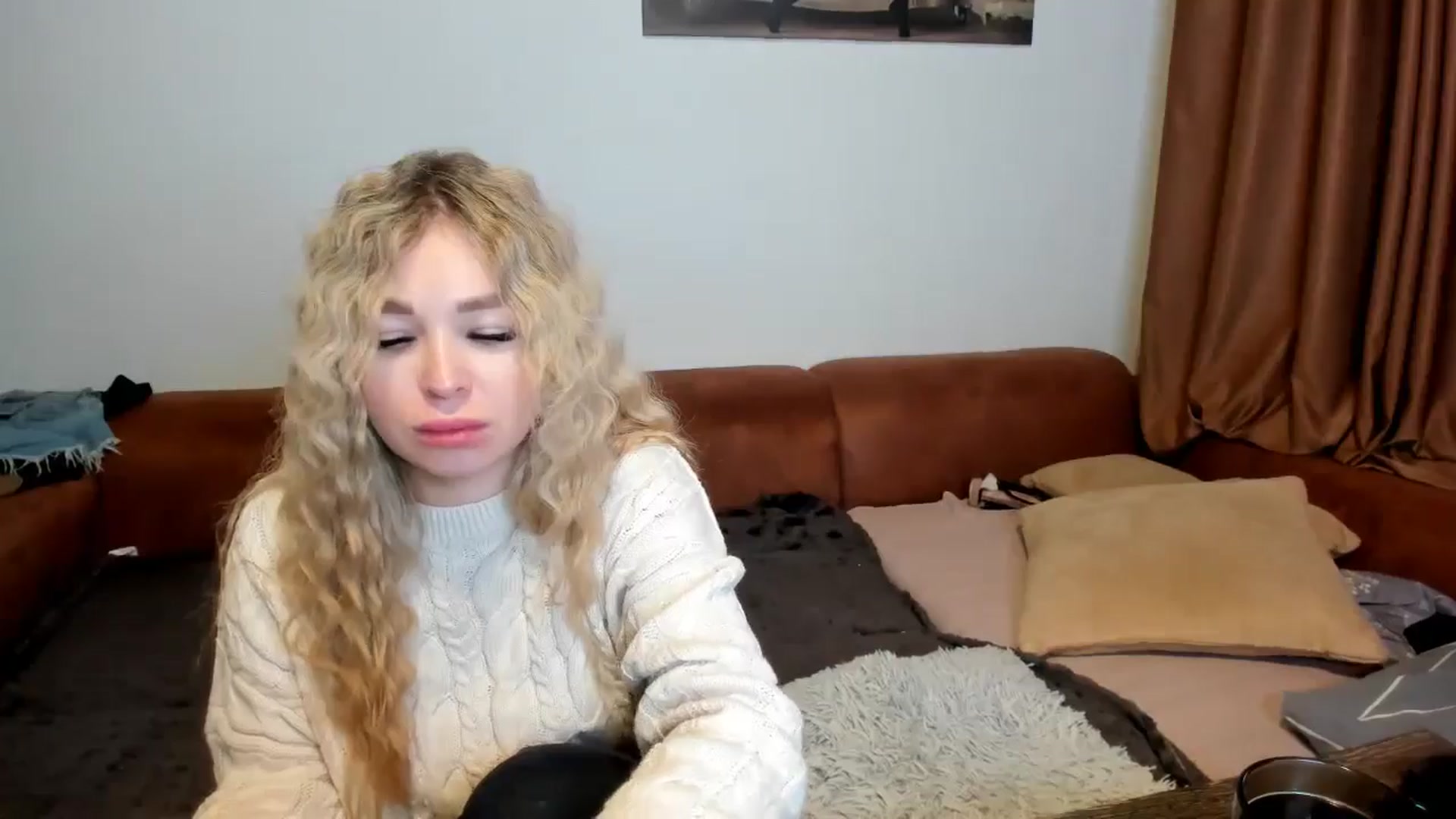 Gallery image thumbnail from MerlinStoun's myfreecams stream on, 12/26/2024, 10:04 image 15 of 20