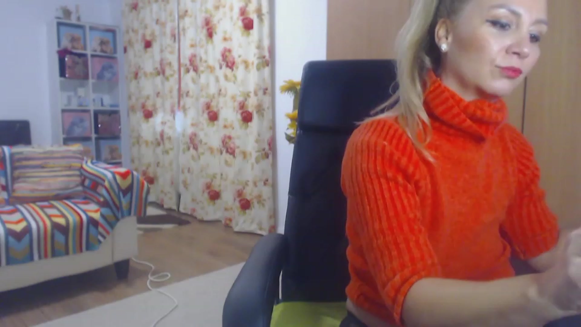 Gallery image thumbnail from Merlyn4u's myfreecams stream on, 11/29/2022, 14:15 image 2 of 20