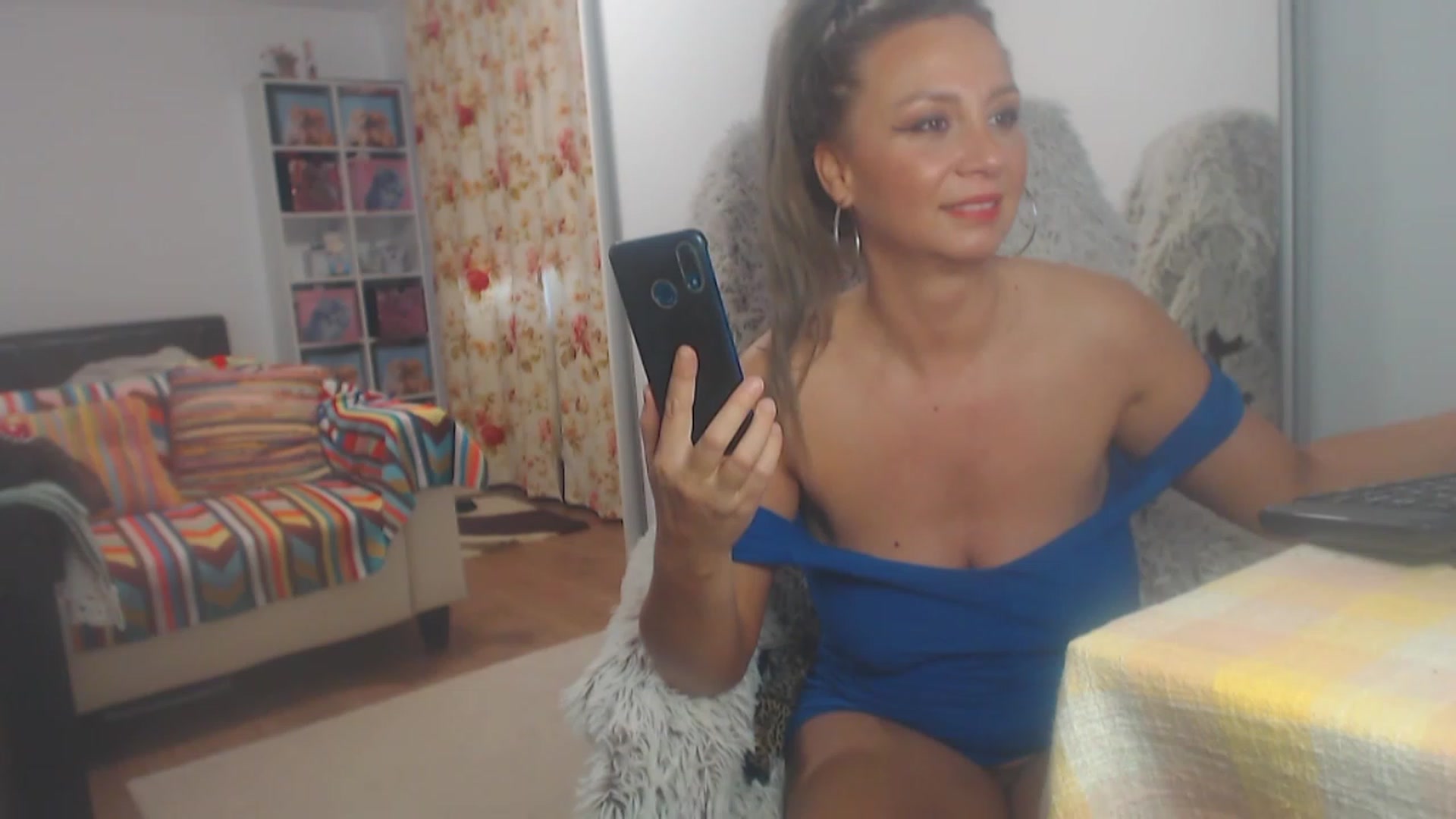 Gallery image thumbnail from Merlyn4u's myfreecams stream on, 12/26/2022, 15:03 image 7 of 20