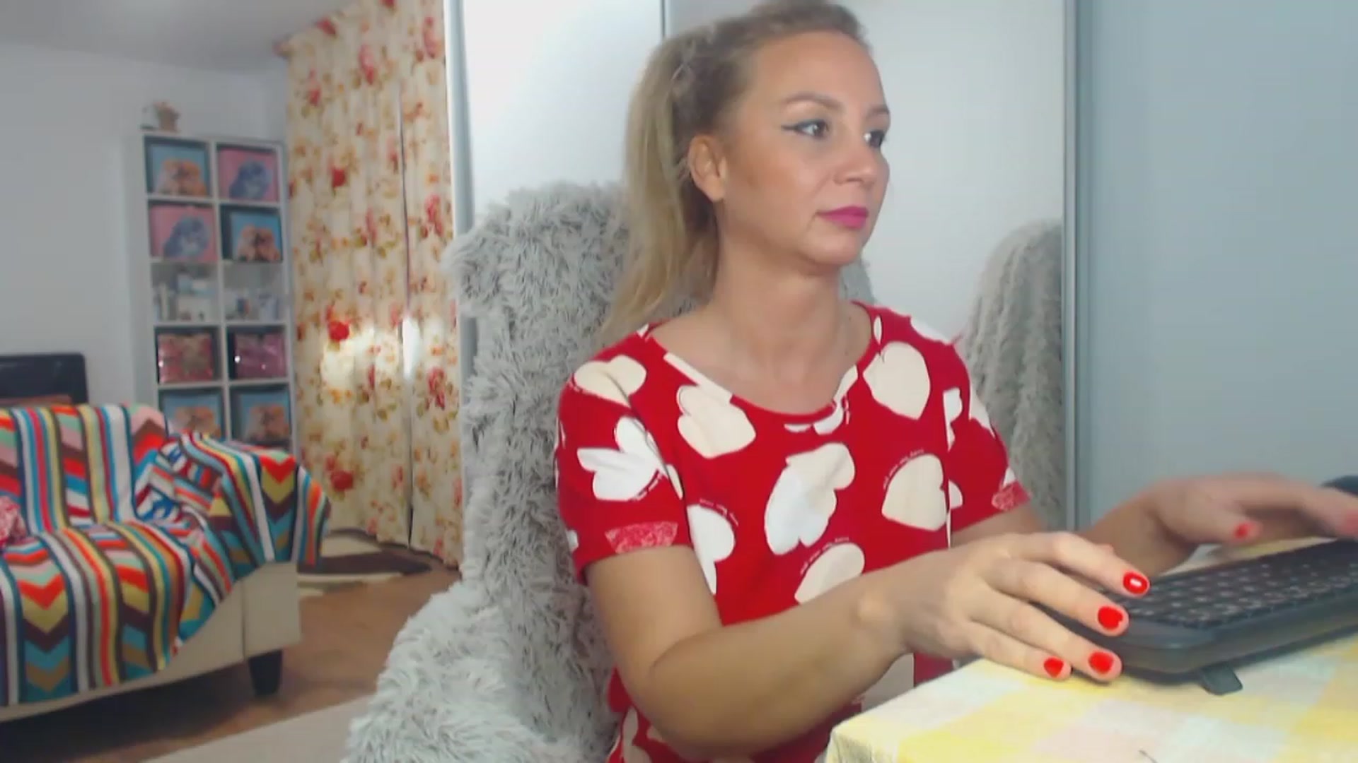 Gallery image thumbnail from Merlyn4u's myfreecams stream on, 02/25/2023, 13:52 image 14 of 20