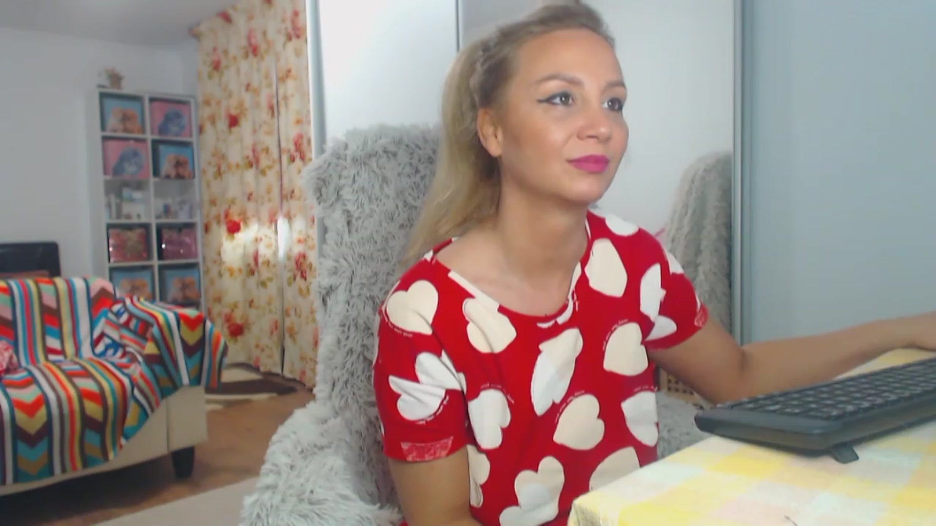 Gallery image thumbnail from Merlyn4u's myfreecams stream on, 02/25/2023, 13:52 image 6 of 20