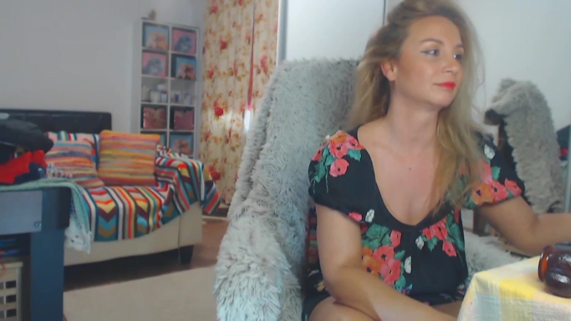 Gallery image thumbnail from Merlyn4u's myfreecams stream on, 03/27/2023, 12:40 image 17 of 20