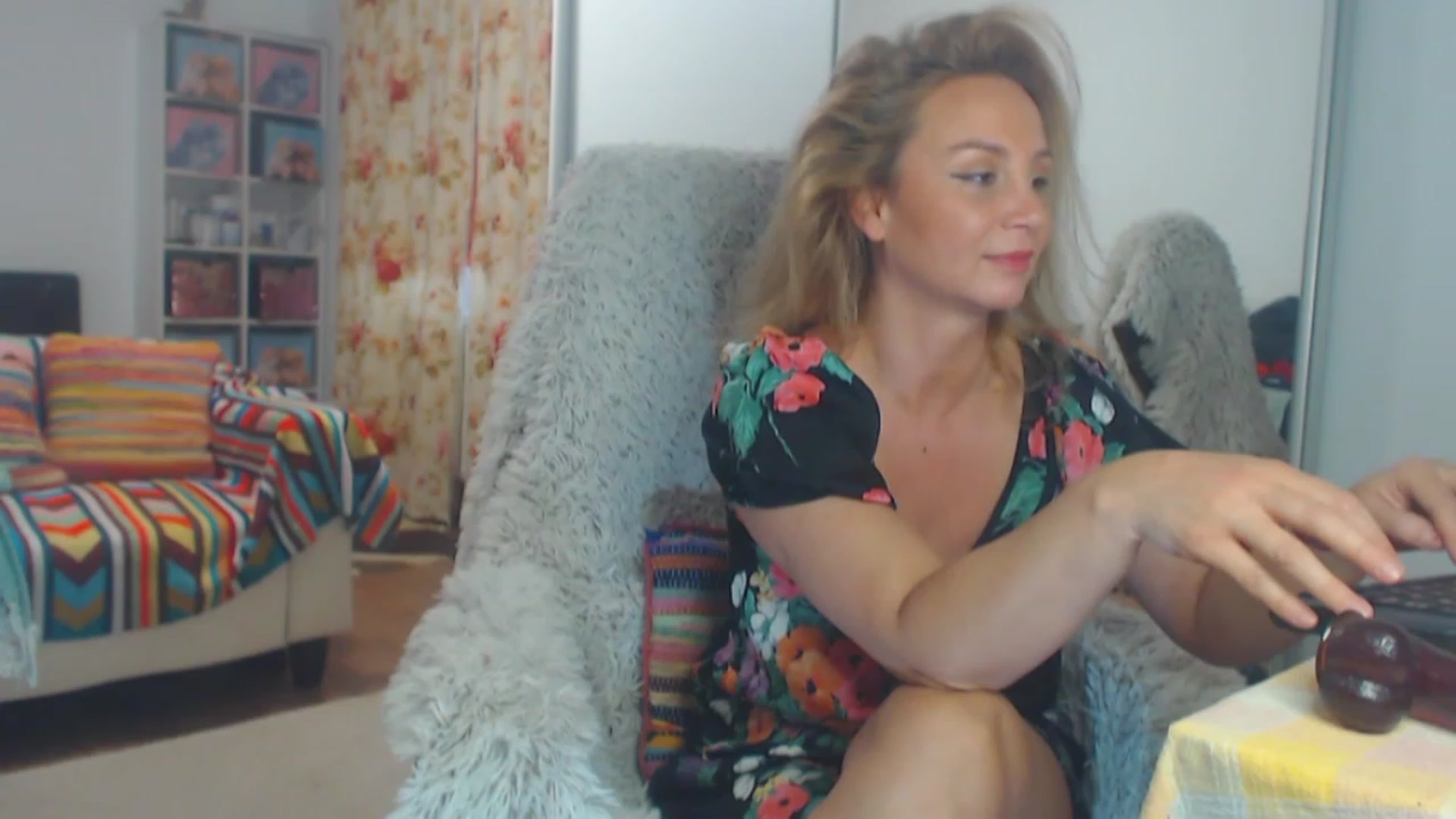 Gallery image thumbnail from Merlyn4u's myfreecams stream on, 03/27/2023, 14:06 image 14 of 20