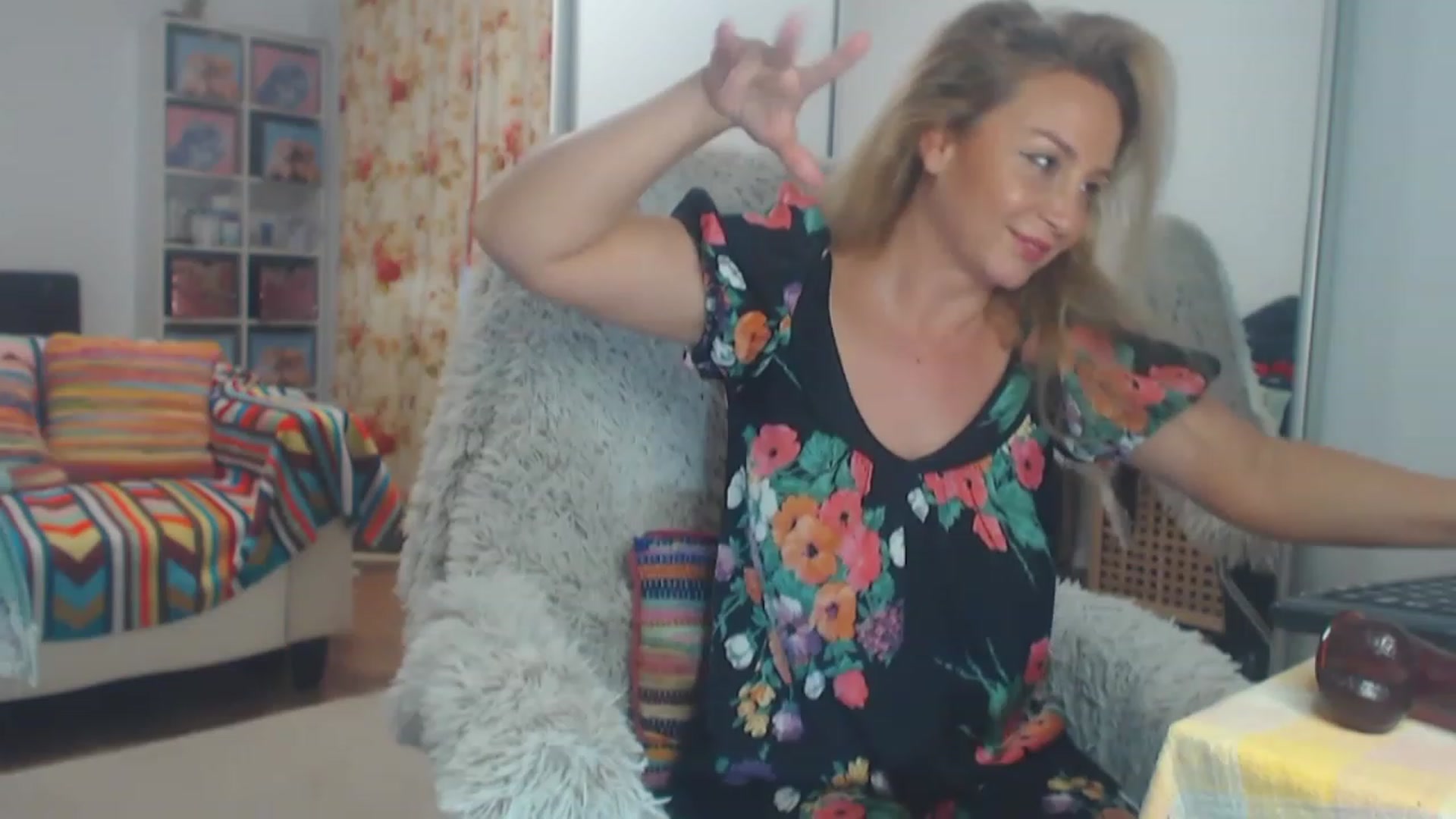 Gallery image thumbnail from Merlyn4u's myfreecams stream on, 03/27/2023, 14:06 image 2 of 20